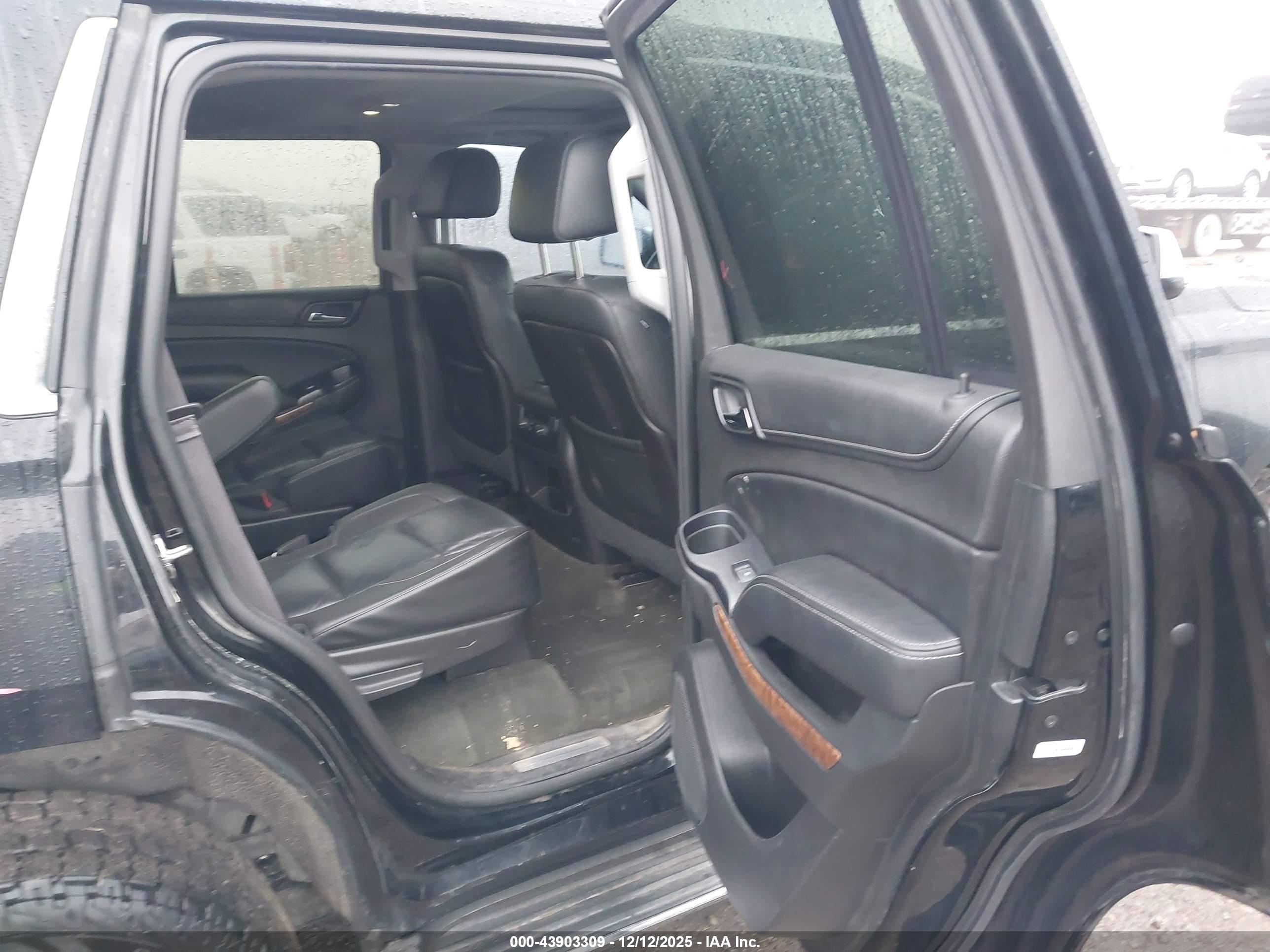 CHEVROLET TAHOE image 8