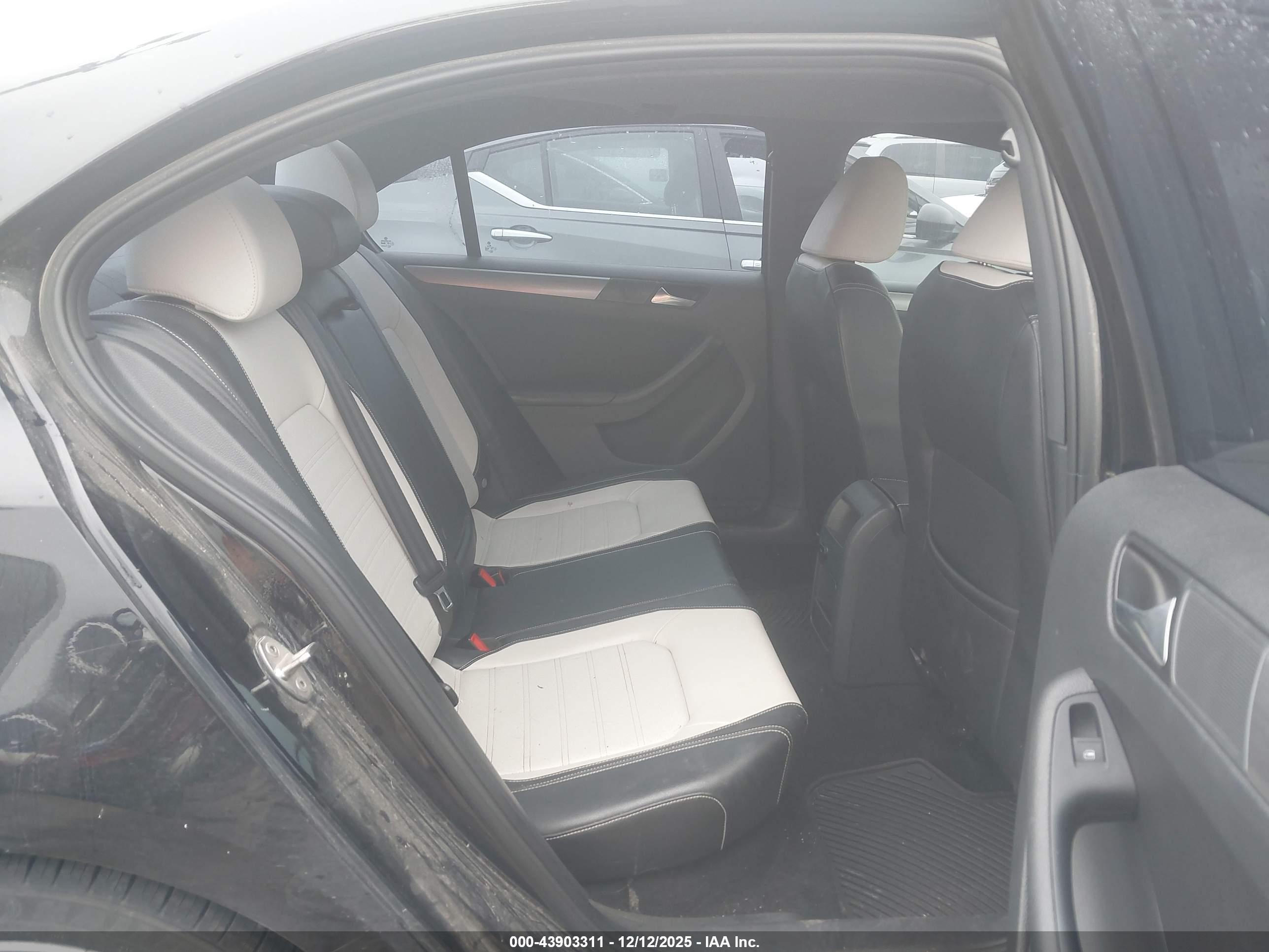 VOLKSWAGEN JETTA image 8