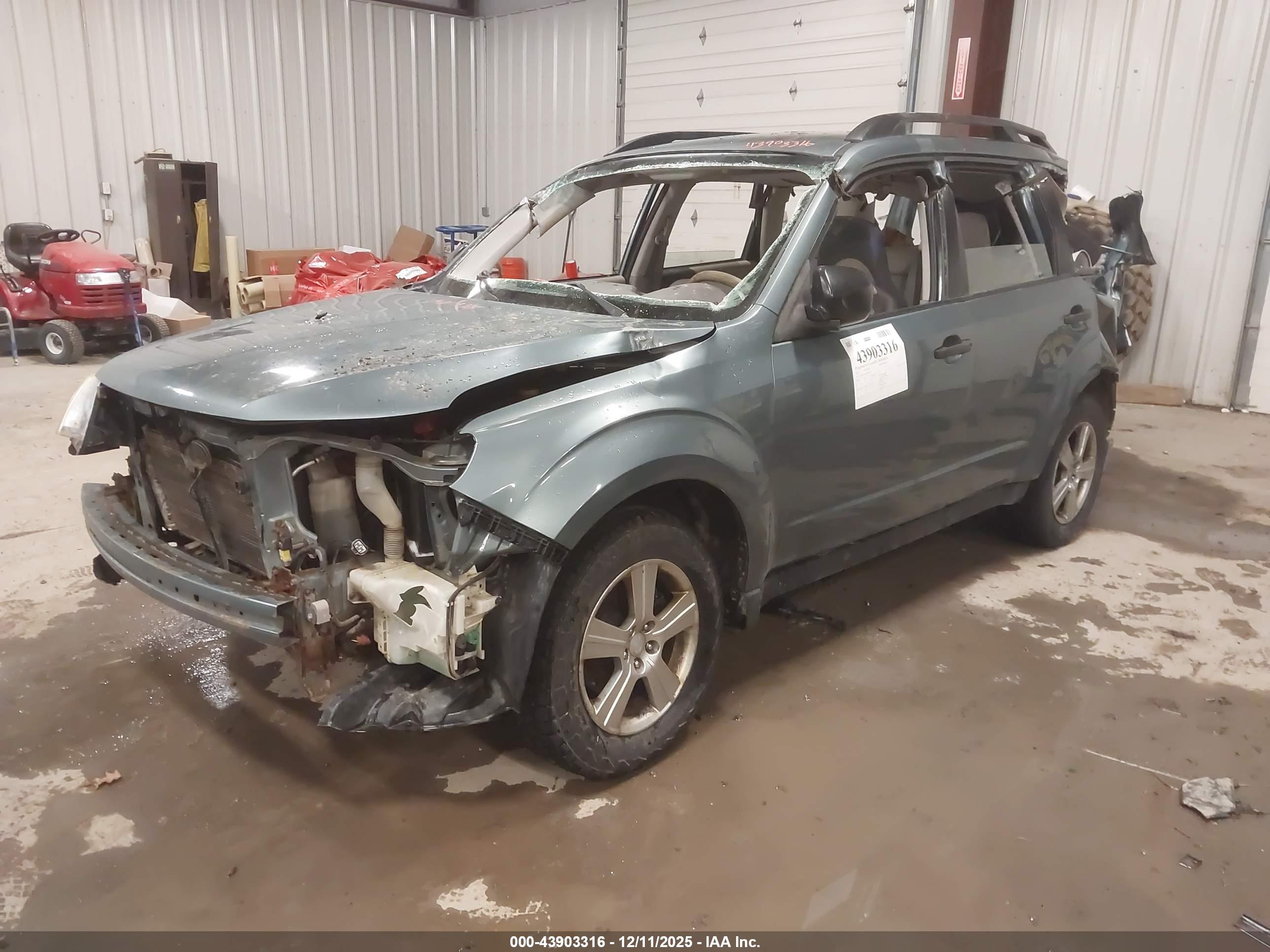 SUBARU FORESTER image 2