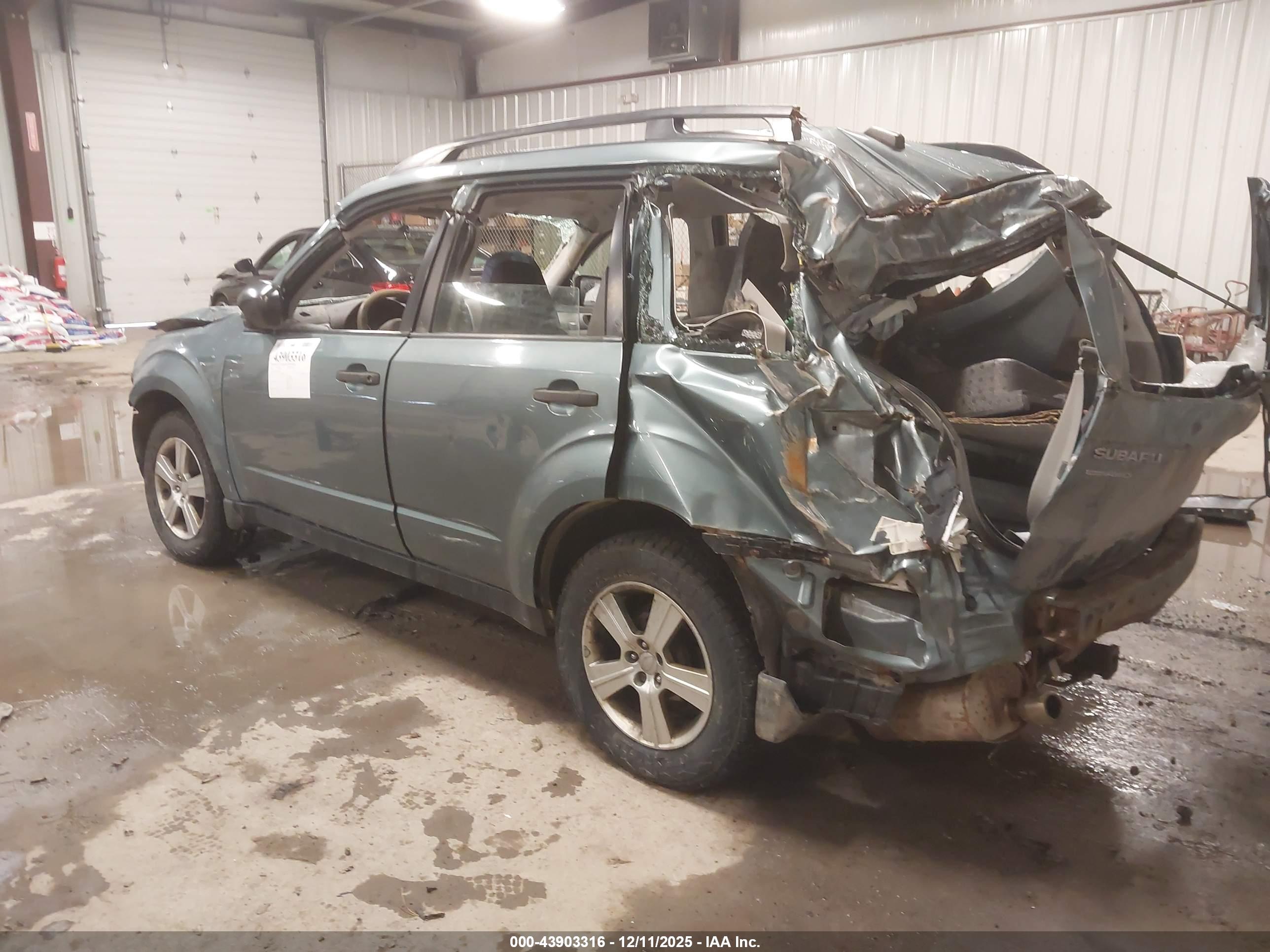 SUBARU FORESTER image 3
