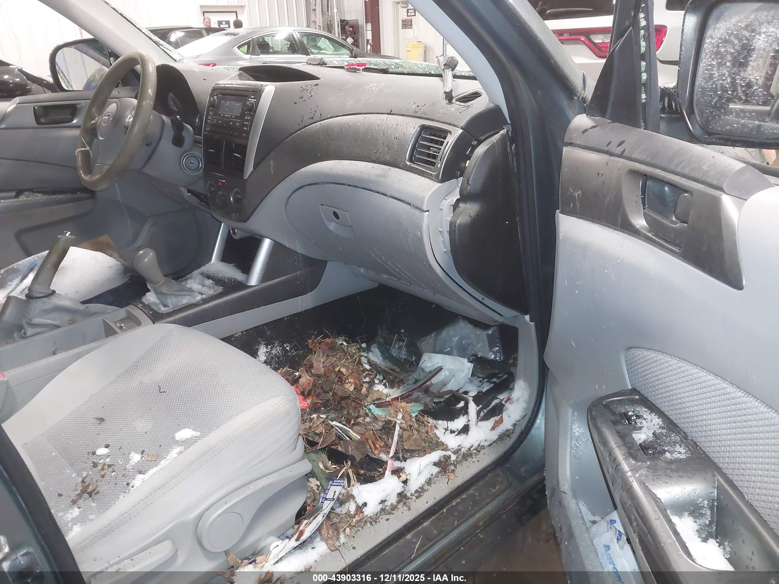 SUBARU FORESTER image 5