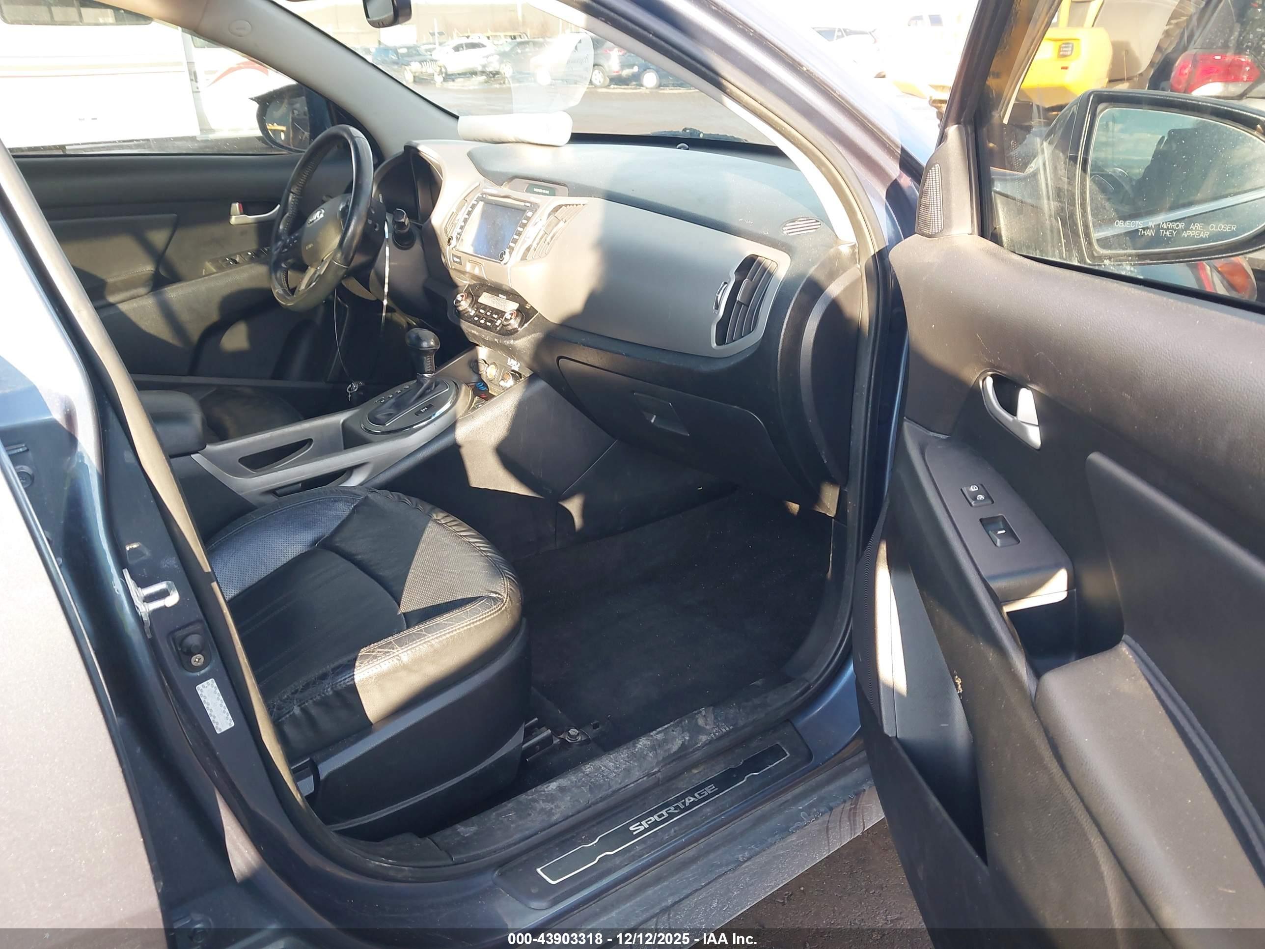 KIA SPORTAGE image 5