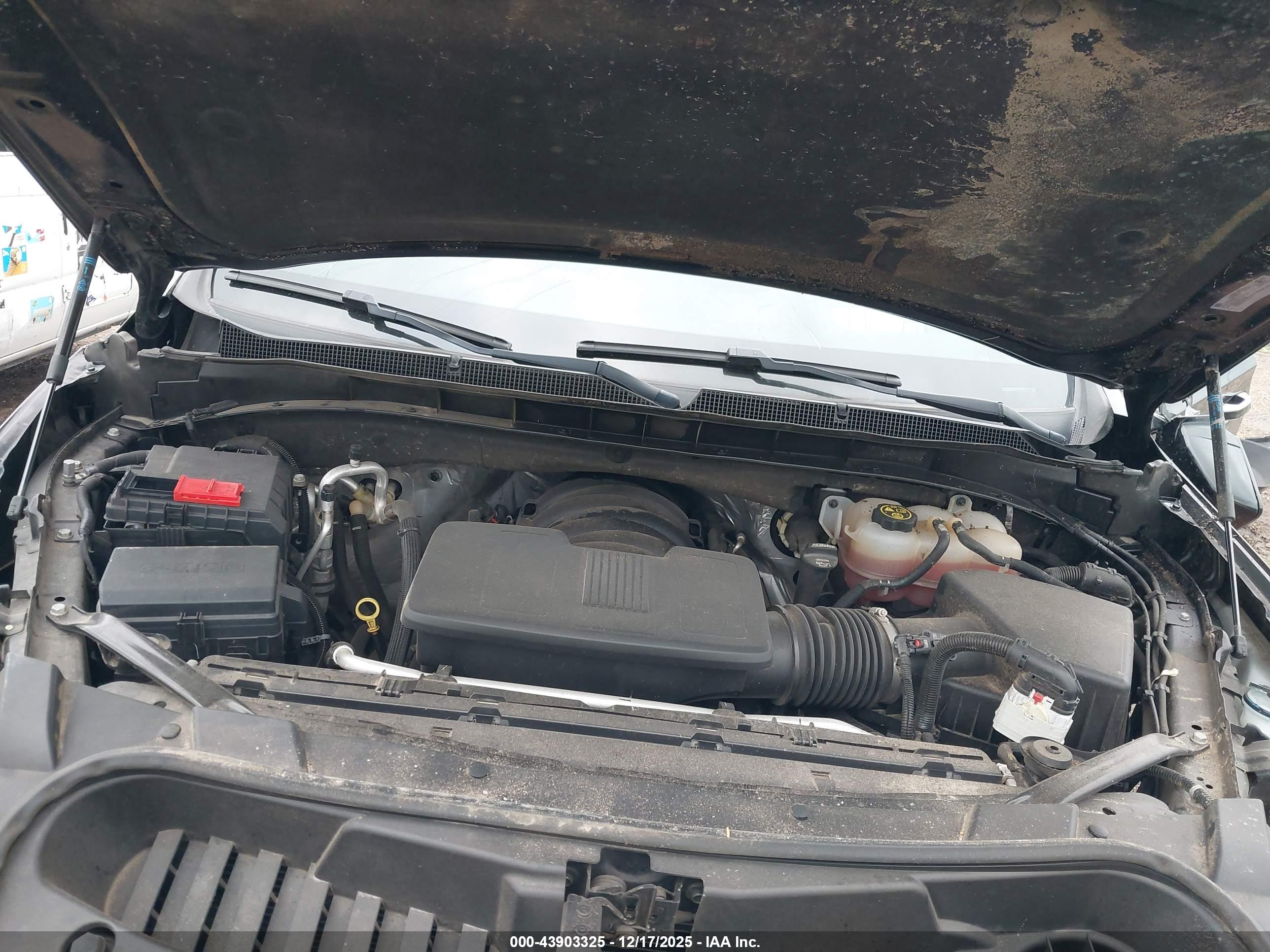 CHEVROLET SUBURBAN image 10