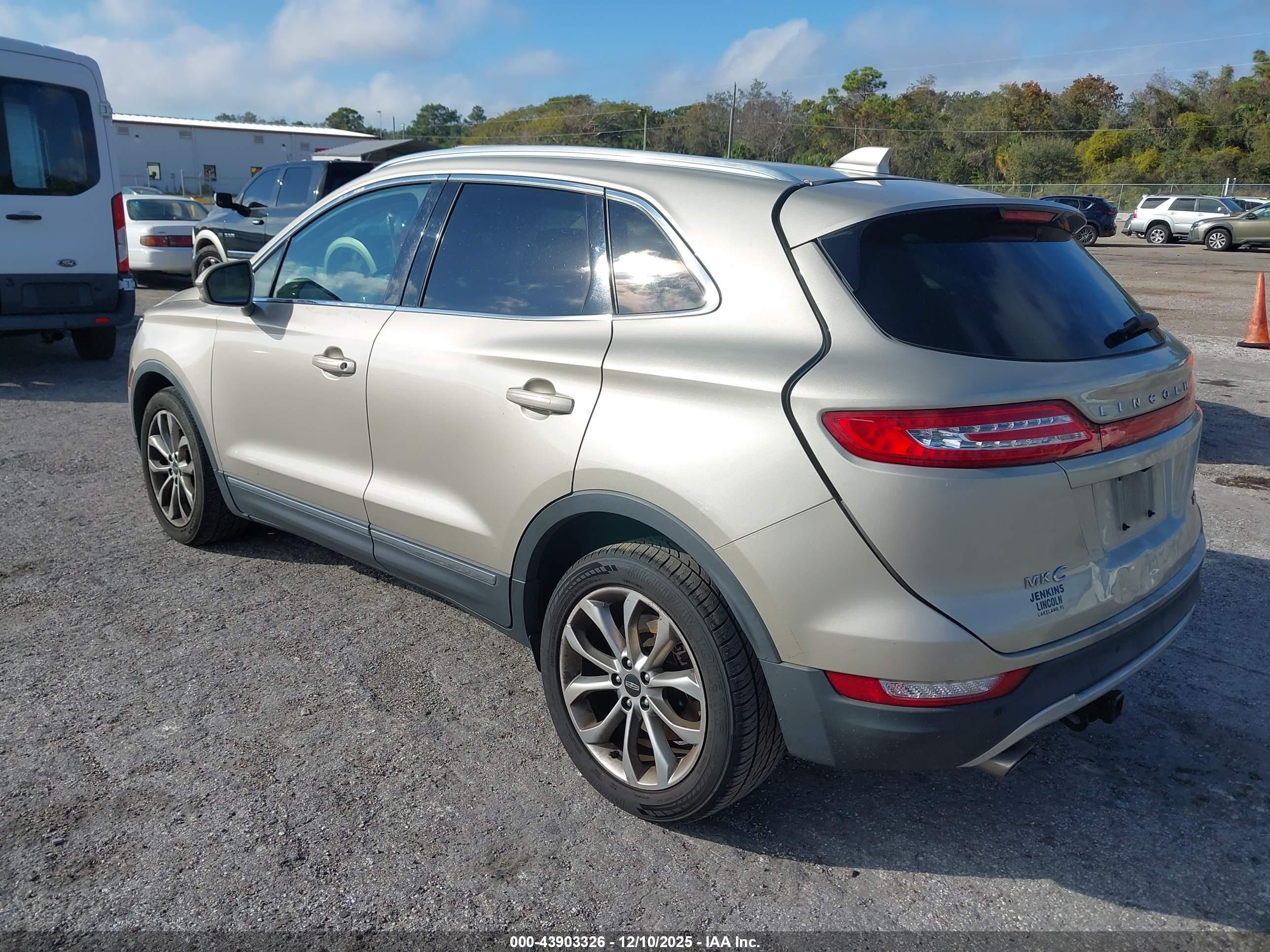 LINCOLN MKC image 3