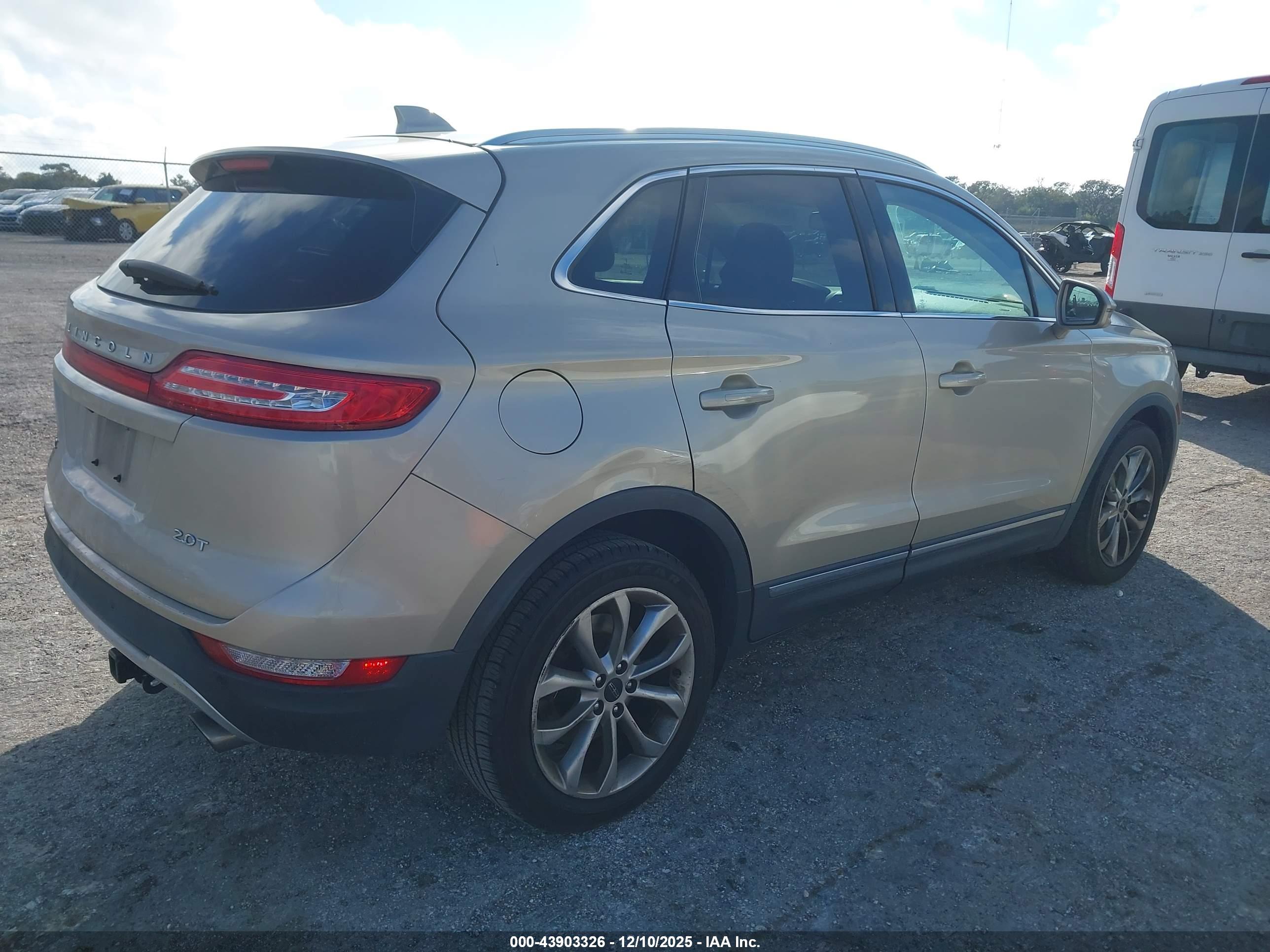 LINCOLN MKC image 4