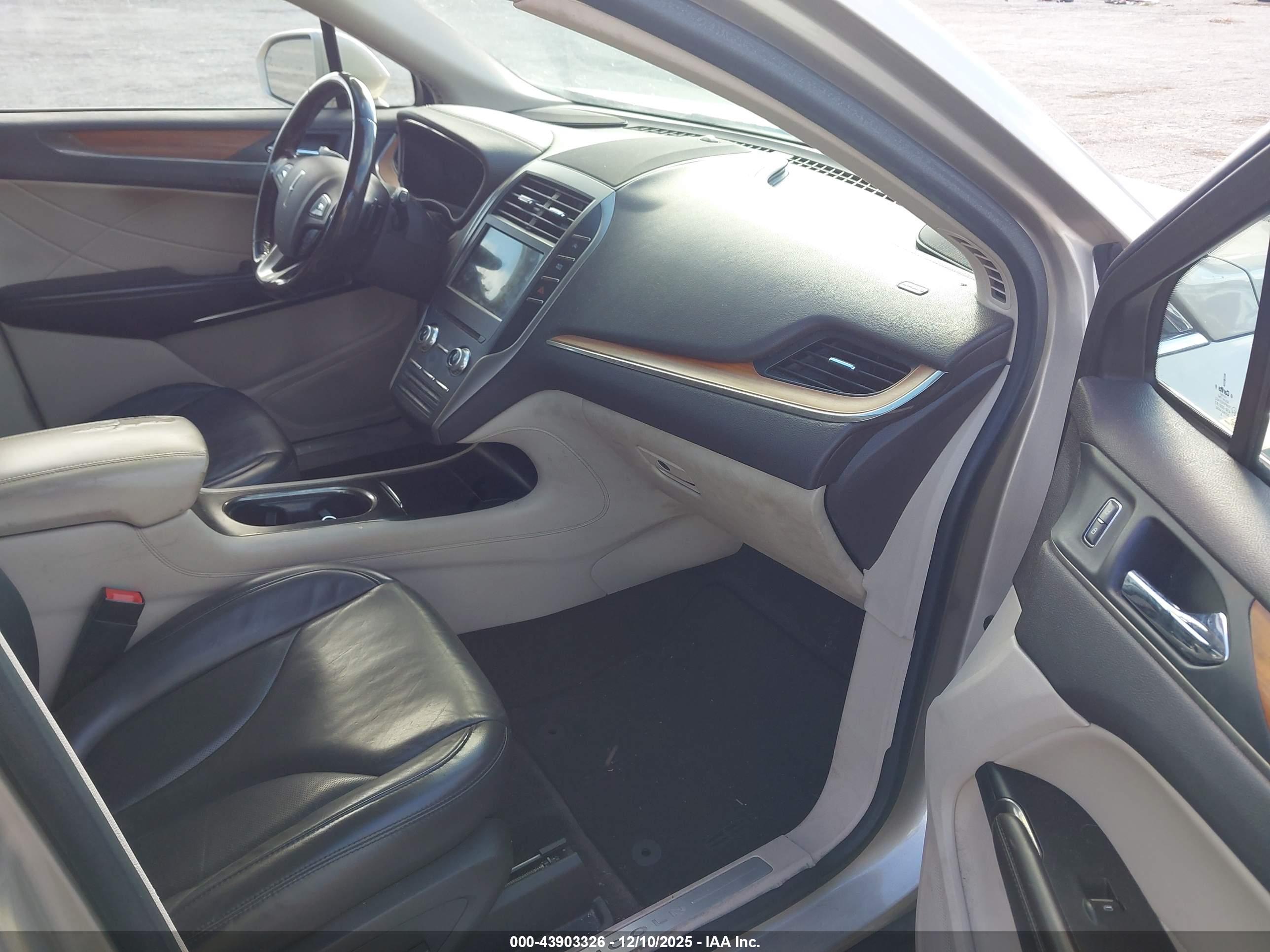 LINCOLN MKC image 5