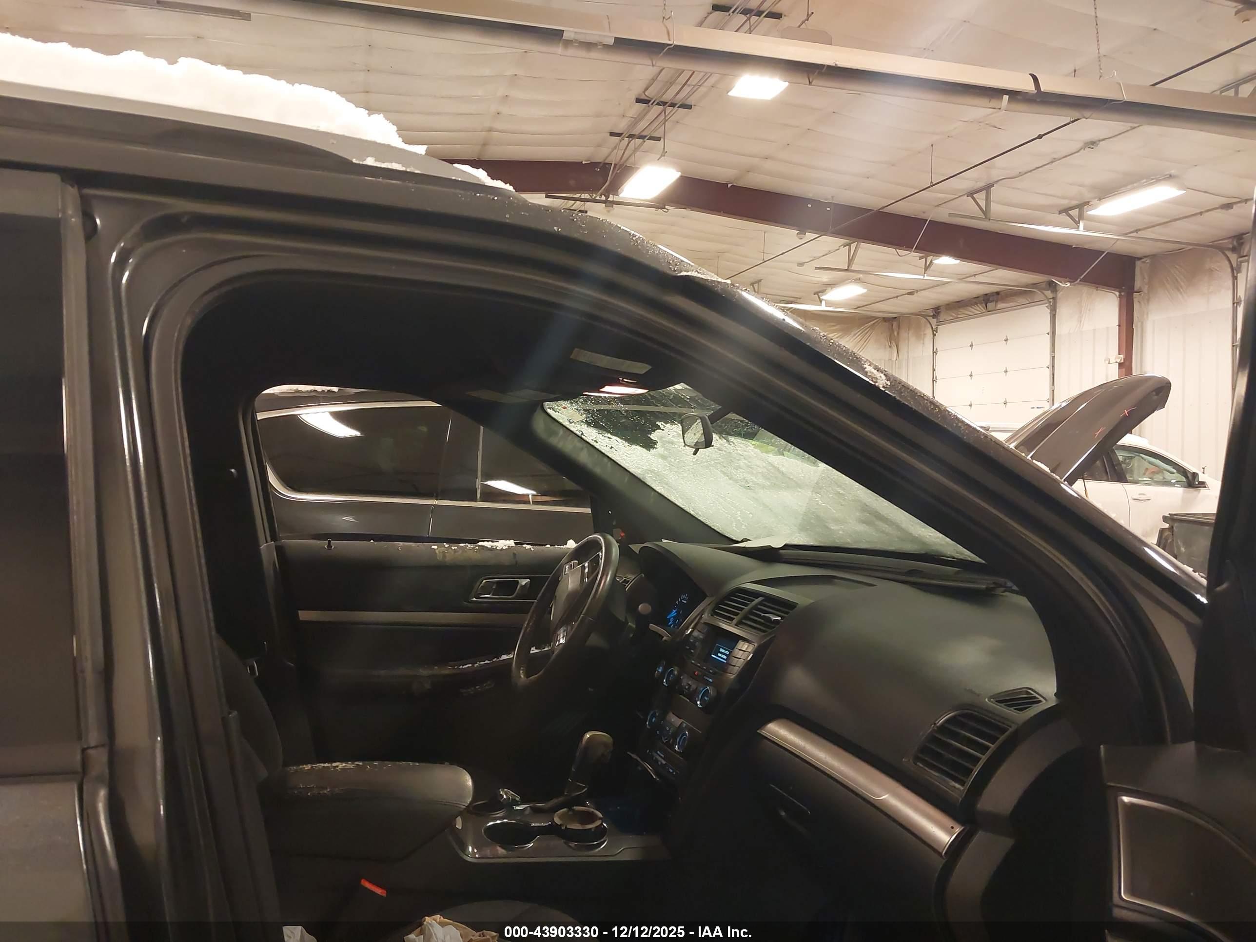 FORD EXPLORER image 5