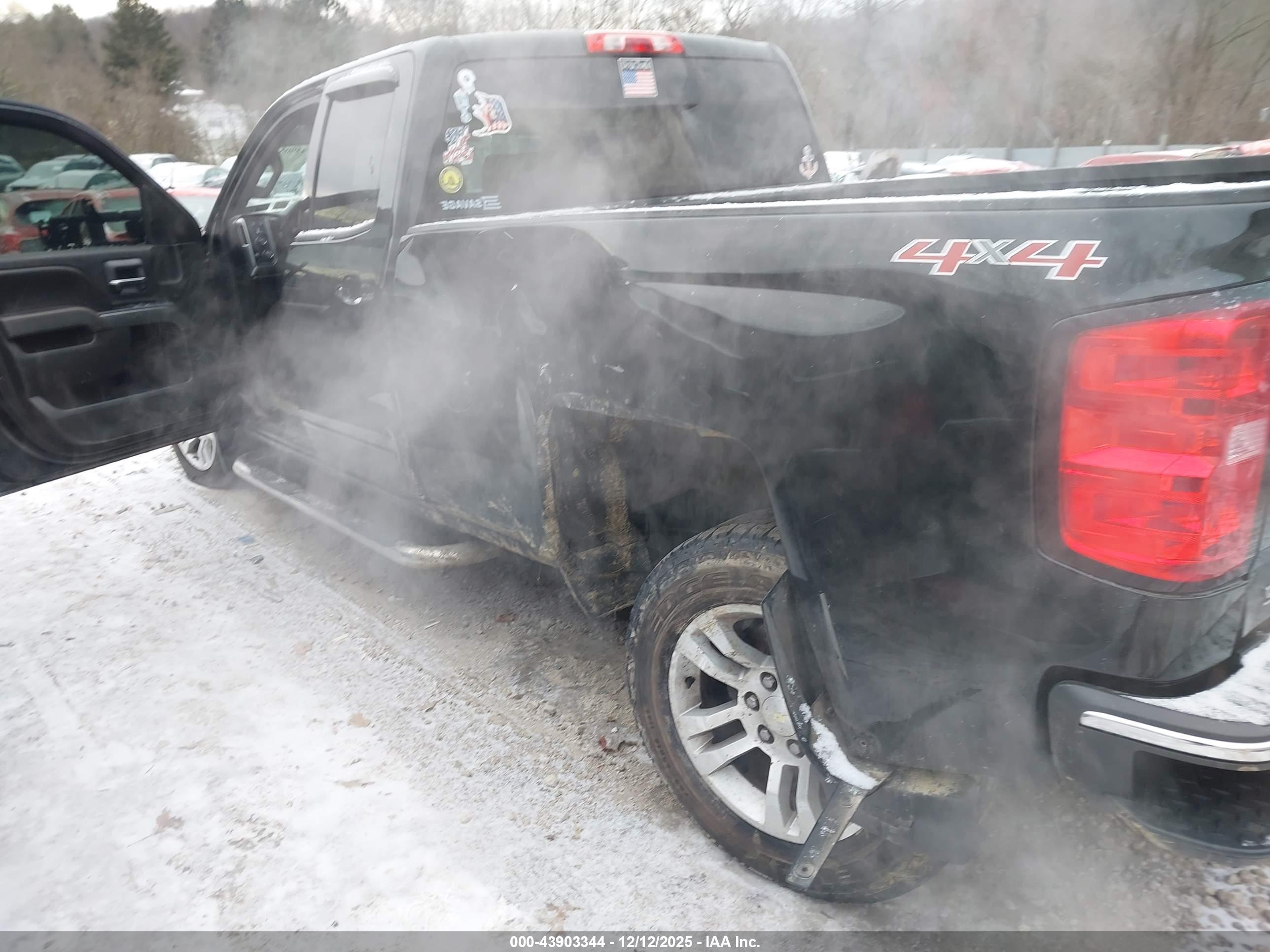 CHEVROLET SILVERADO image 6