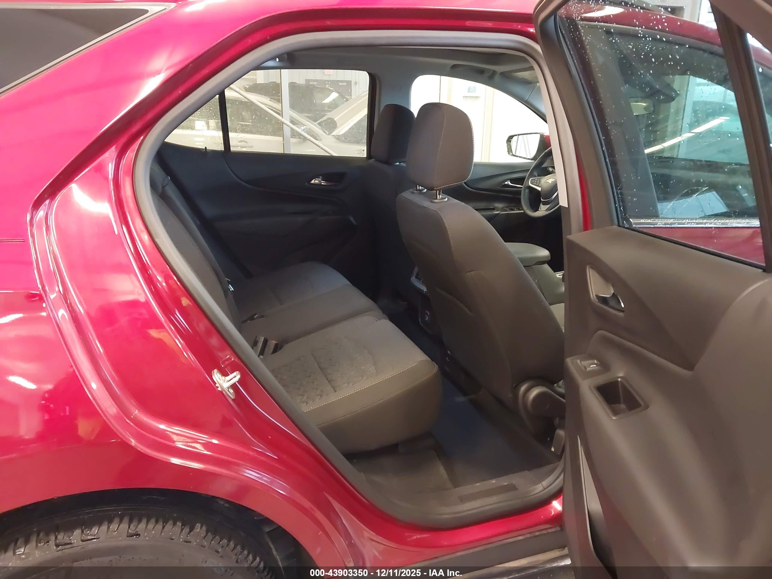 CHEVROLET EQUINOX image 8