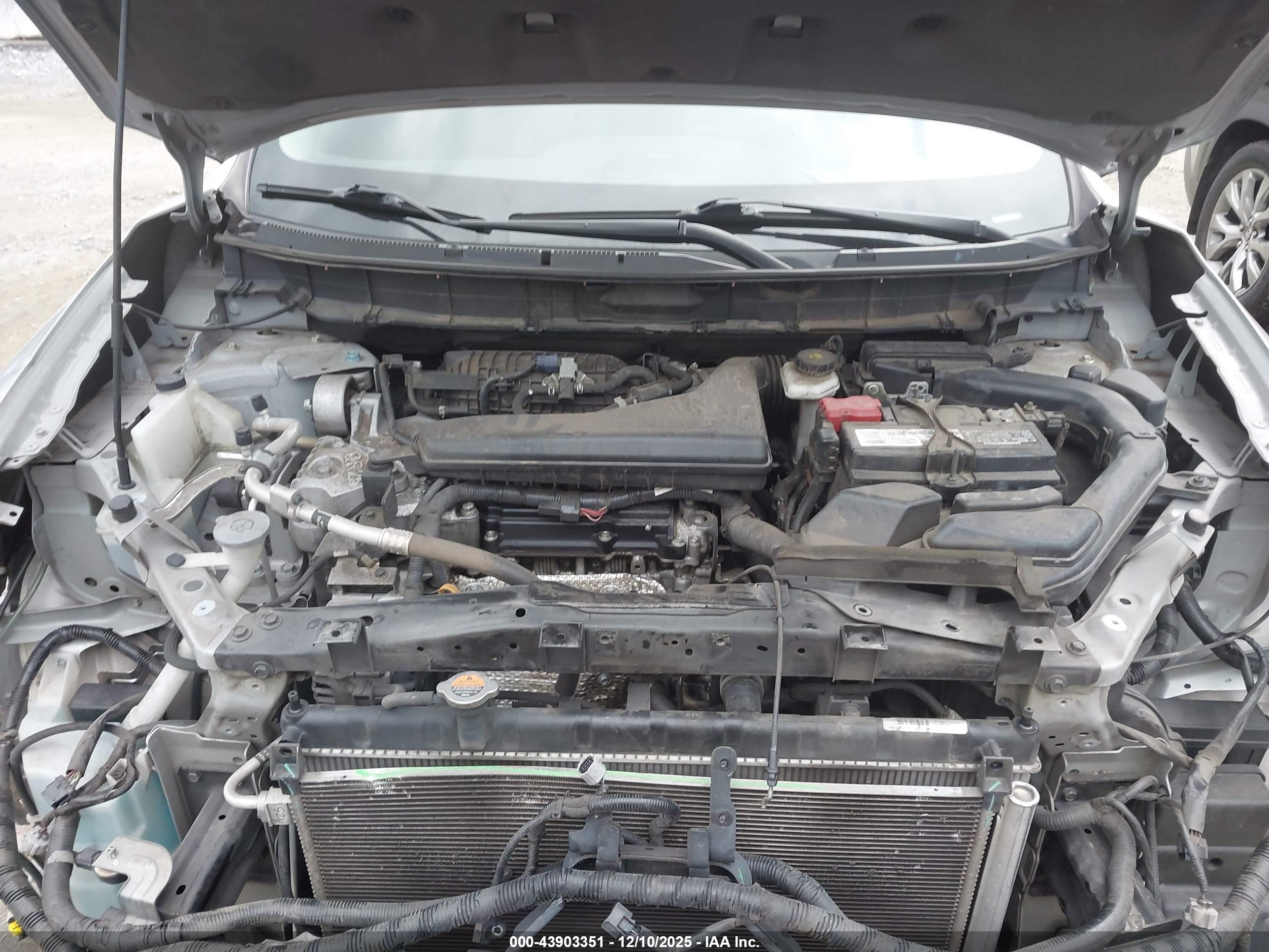 NISSAN ROGUE image 10