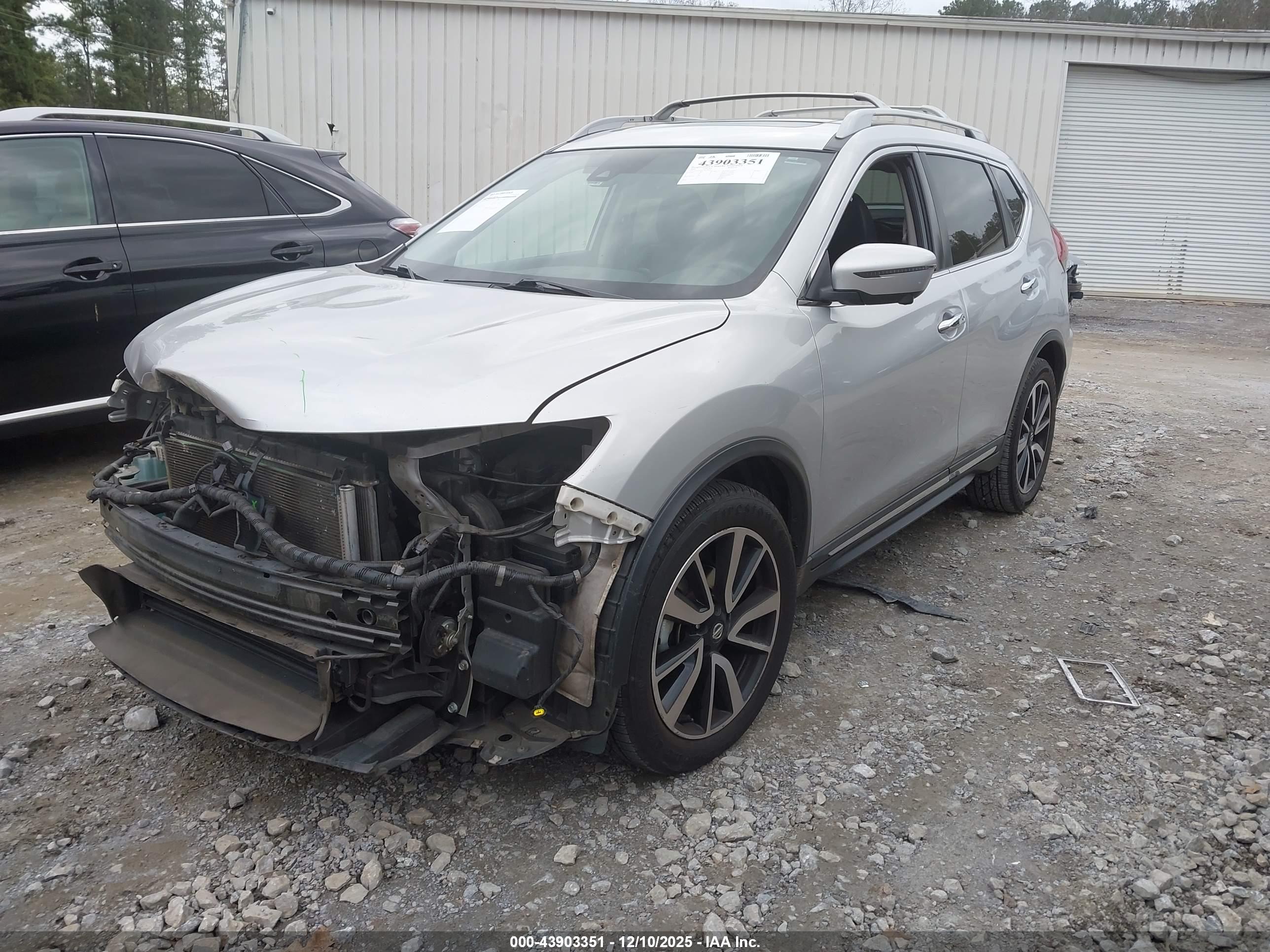 NISSAN ROGUE image 2