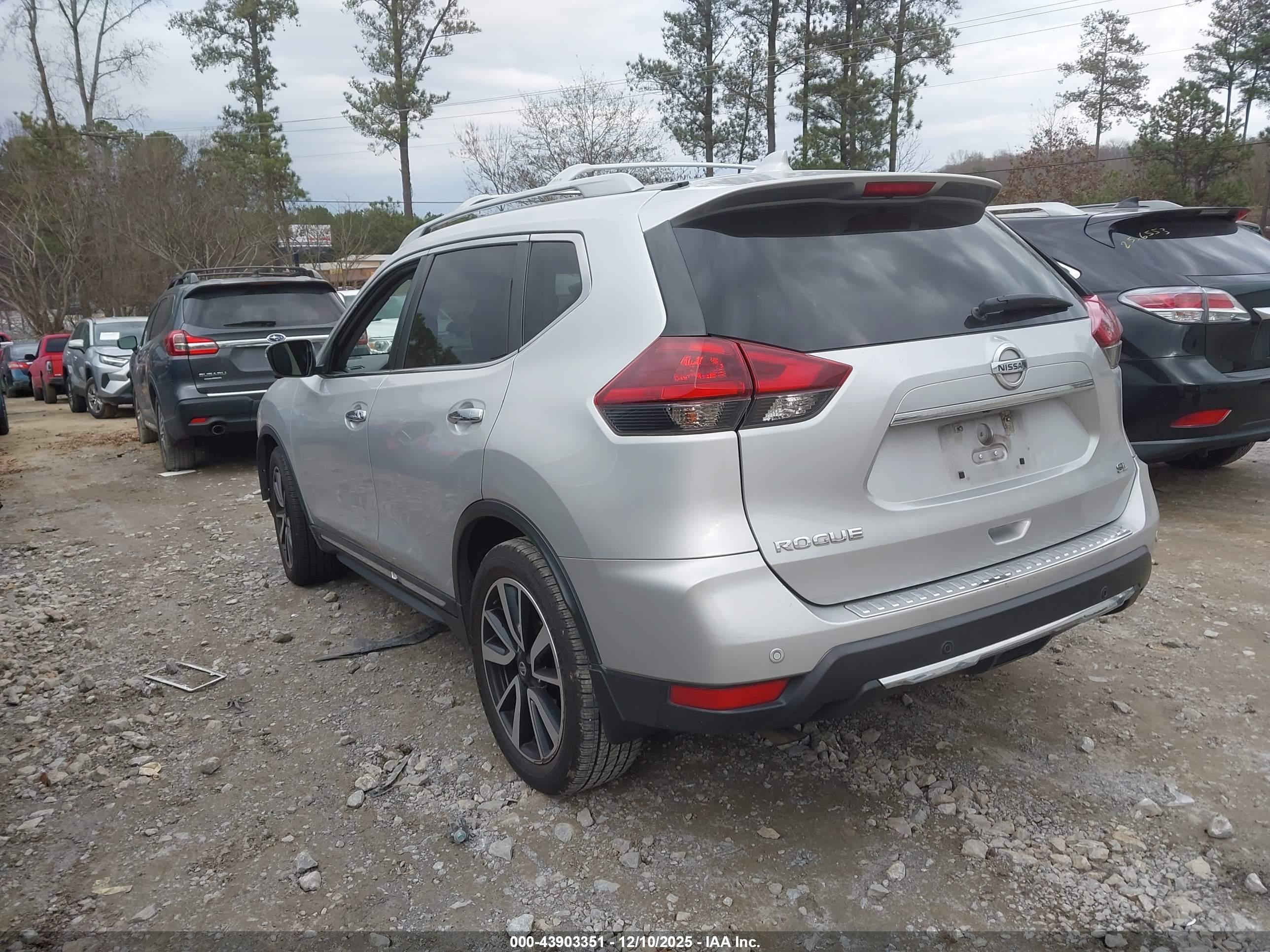 NISSAN ROGUE image 3