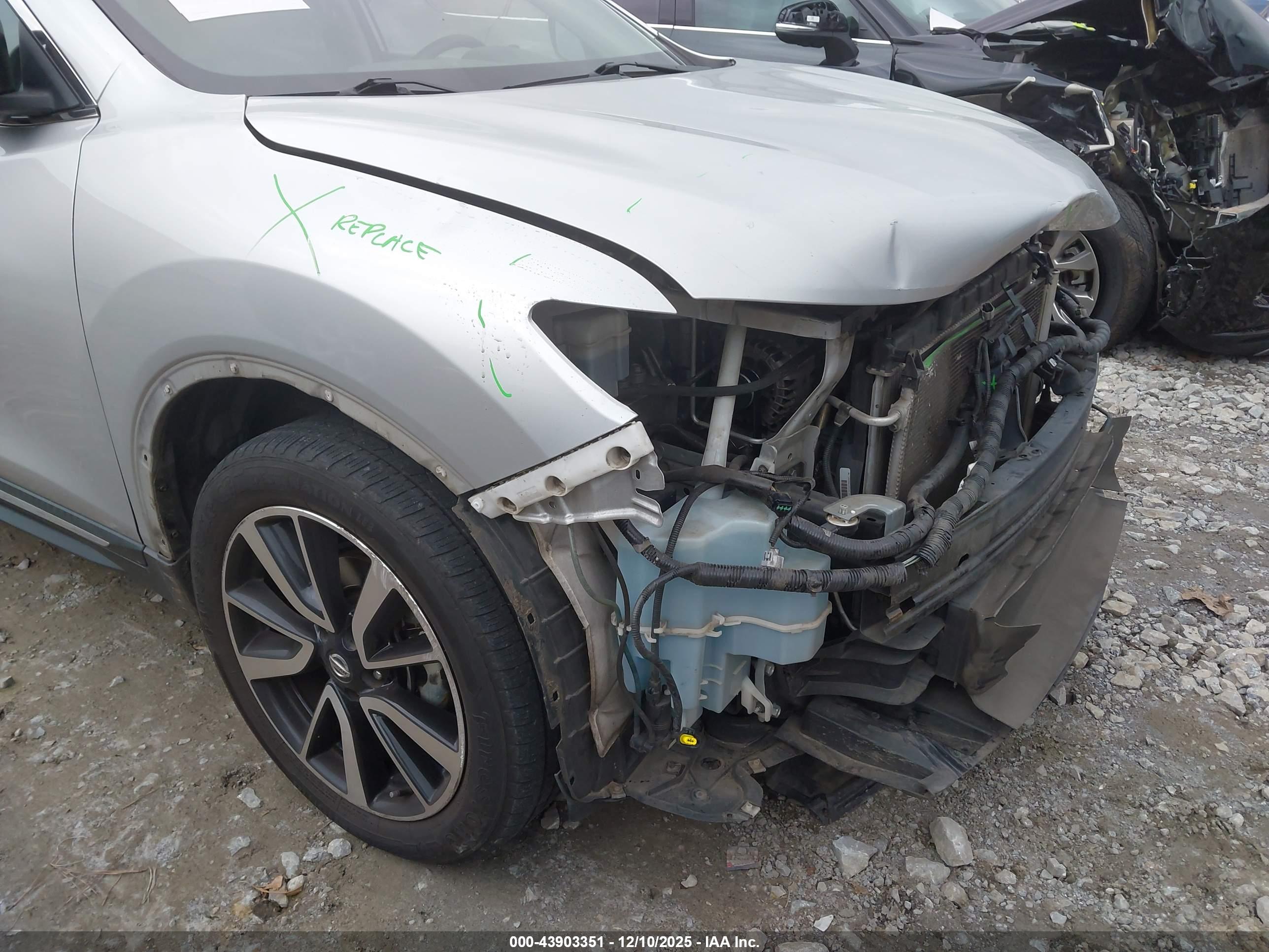 NISSAN ROGUE image 6