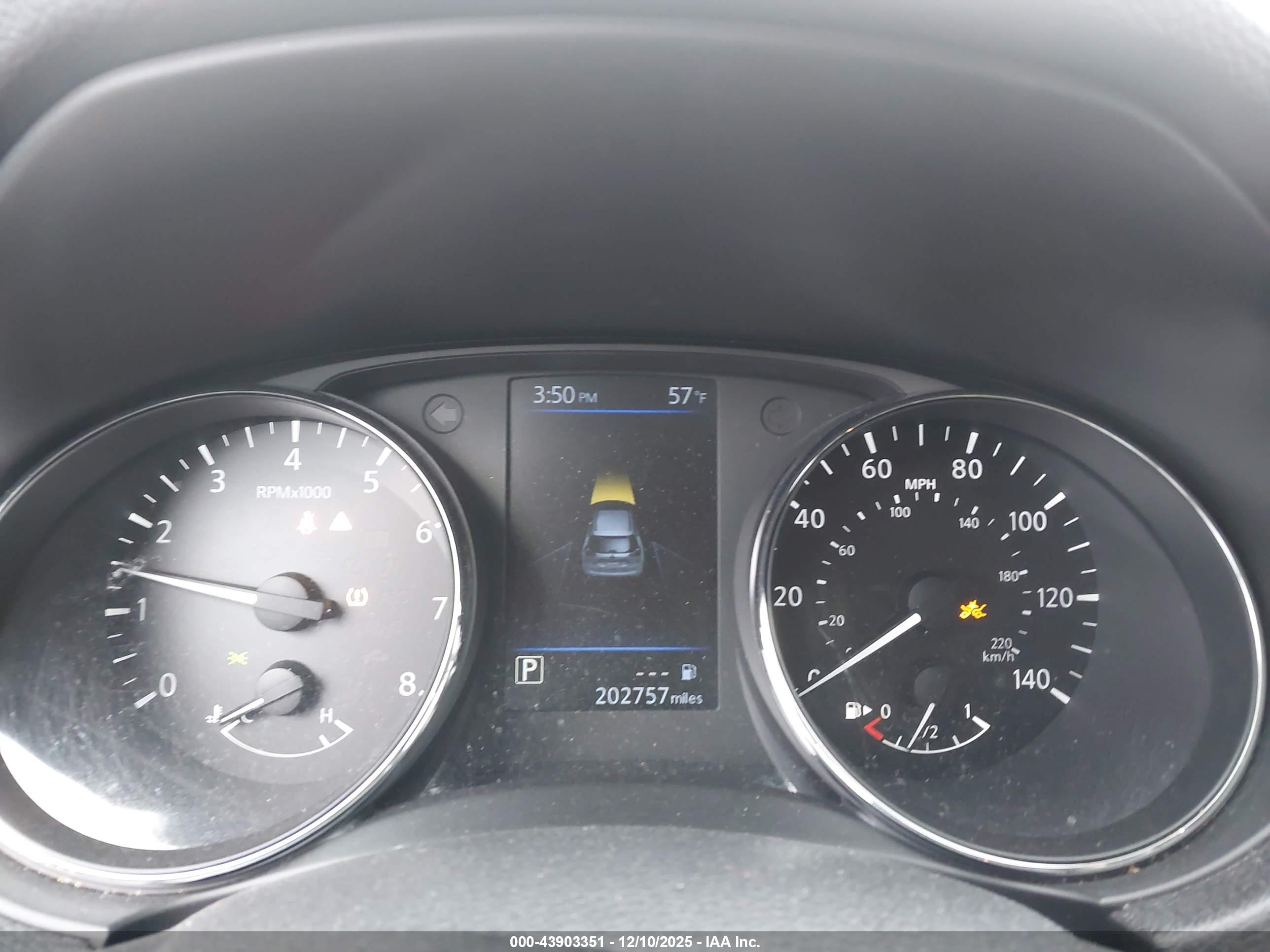 NISSAN ROGUE image 7
