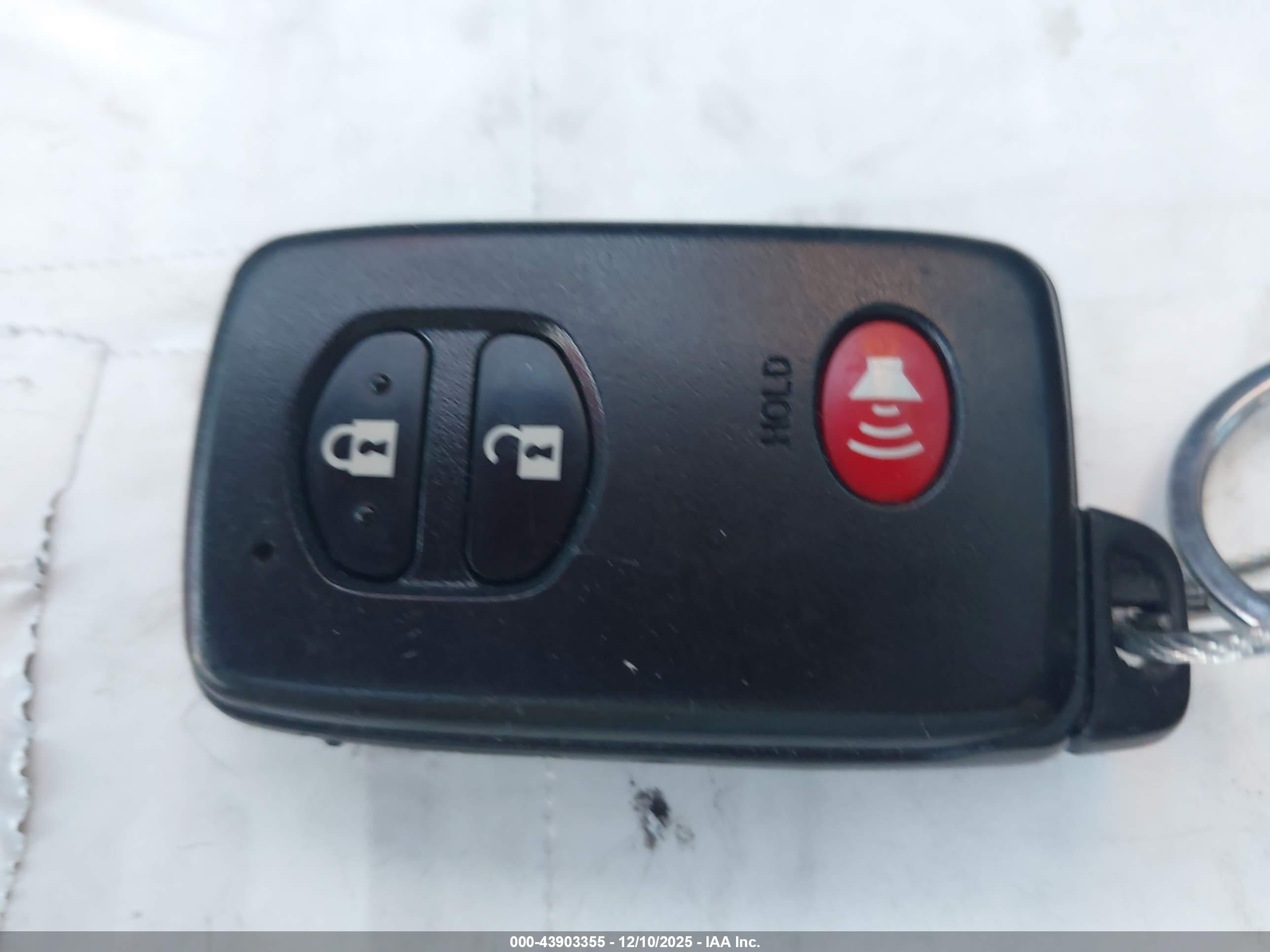 TOYOTA PRIUS image 11