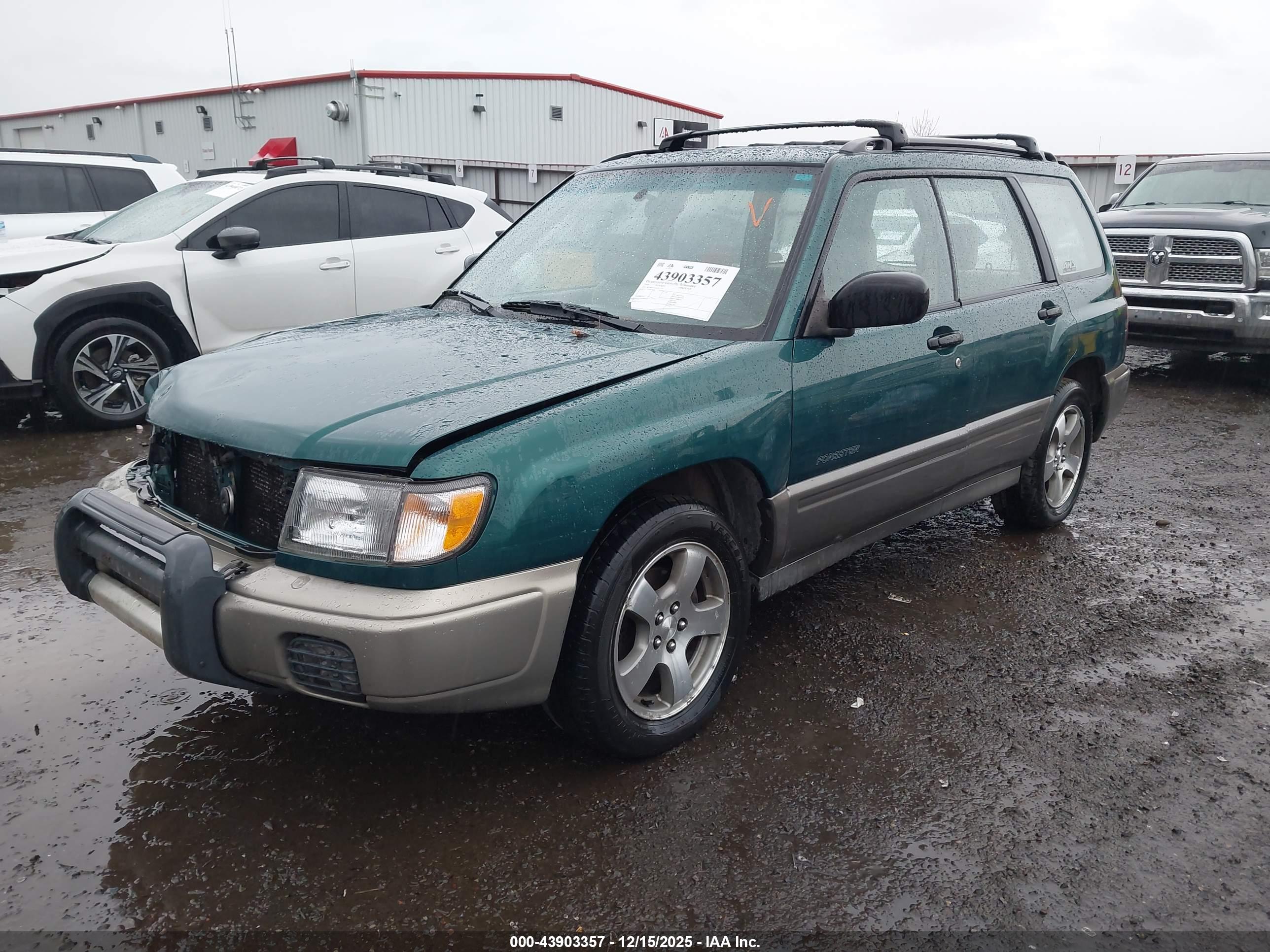 SUBARU FORESTER image 2