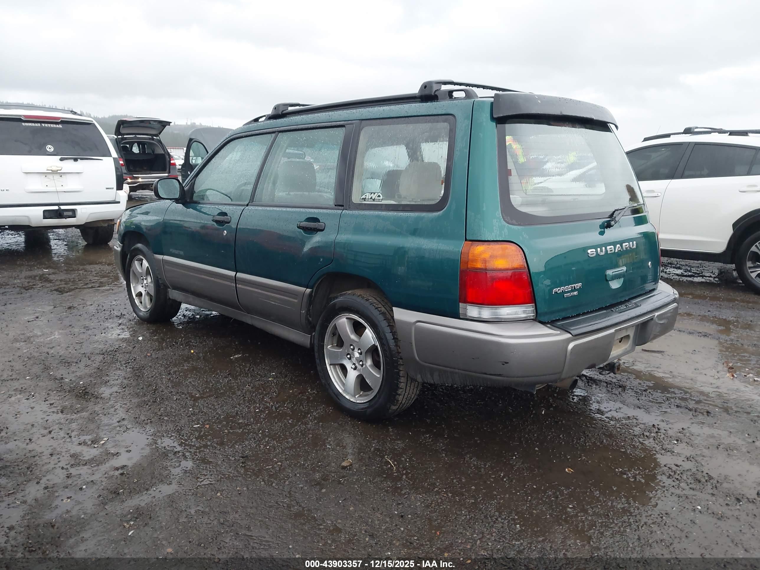 SUBARU FORESTER image 3