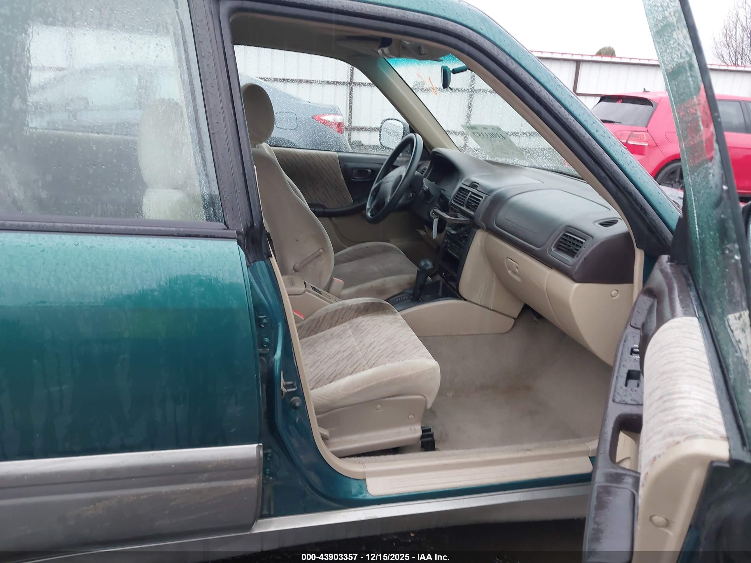 SUBARU FORESTER image 5