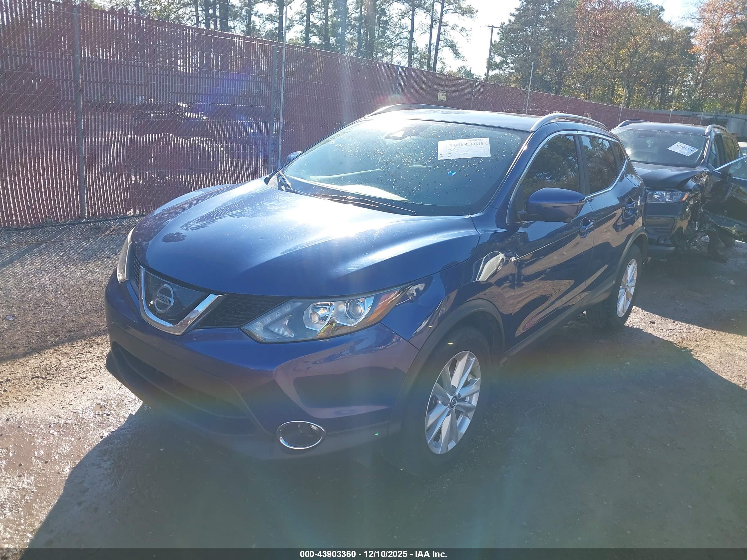 NISSAN ROGUE image 2