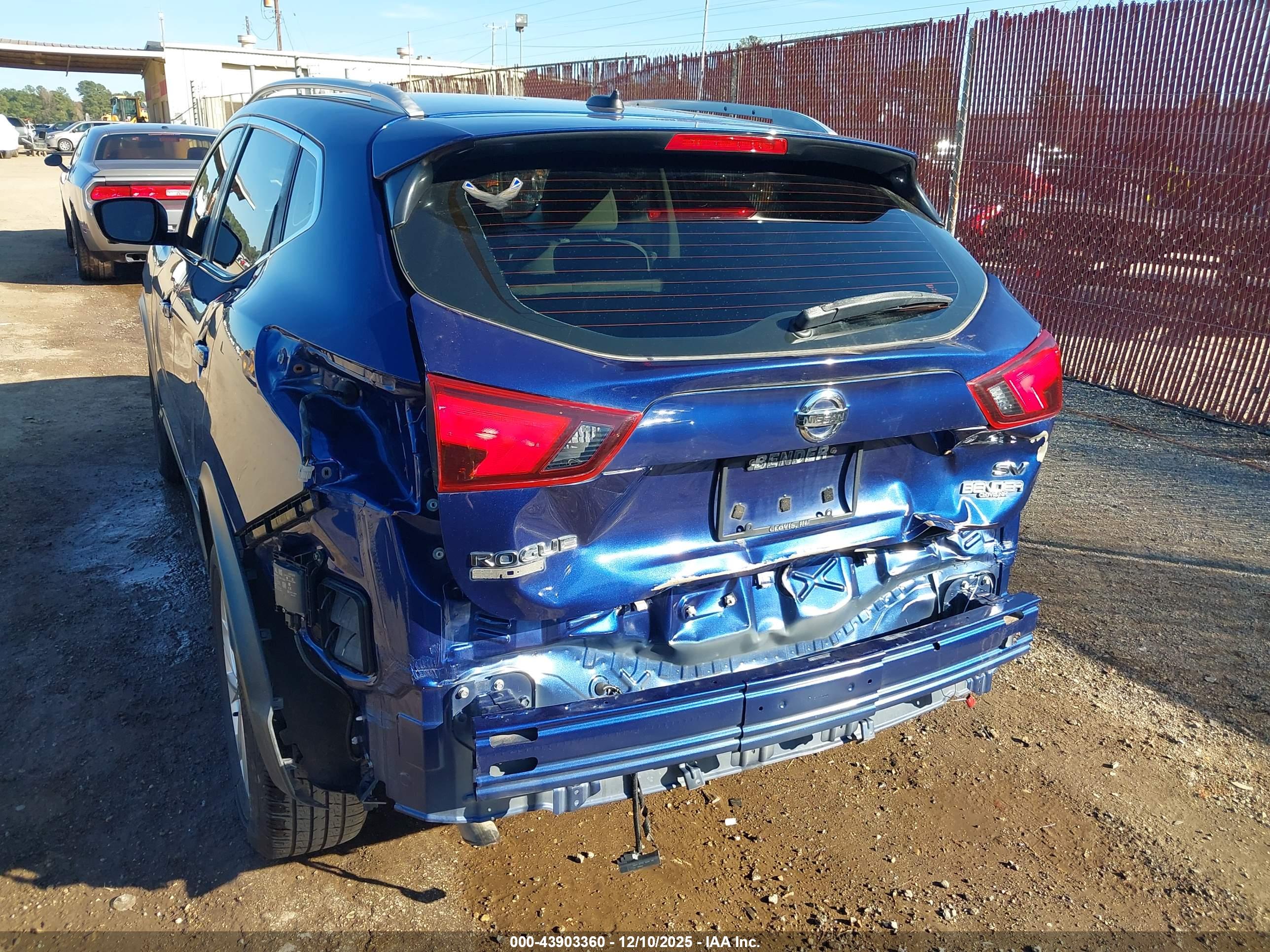 NISSAN ROGUE image 6