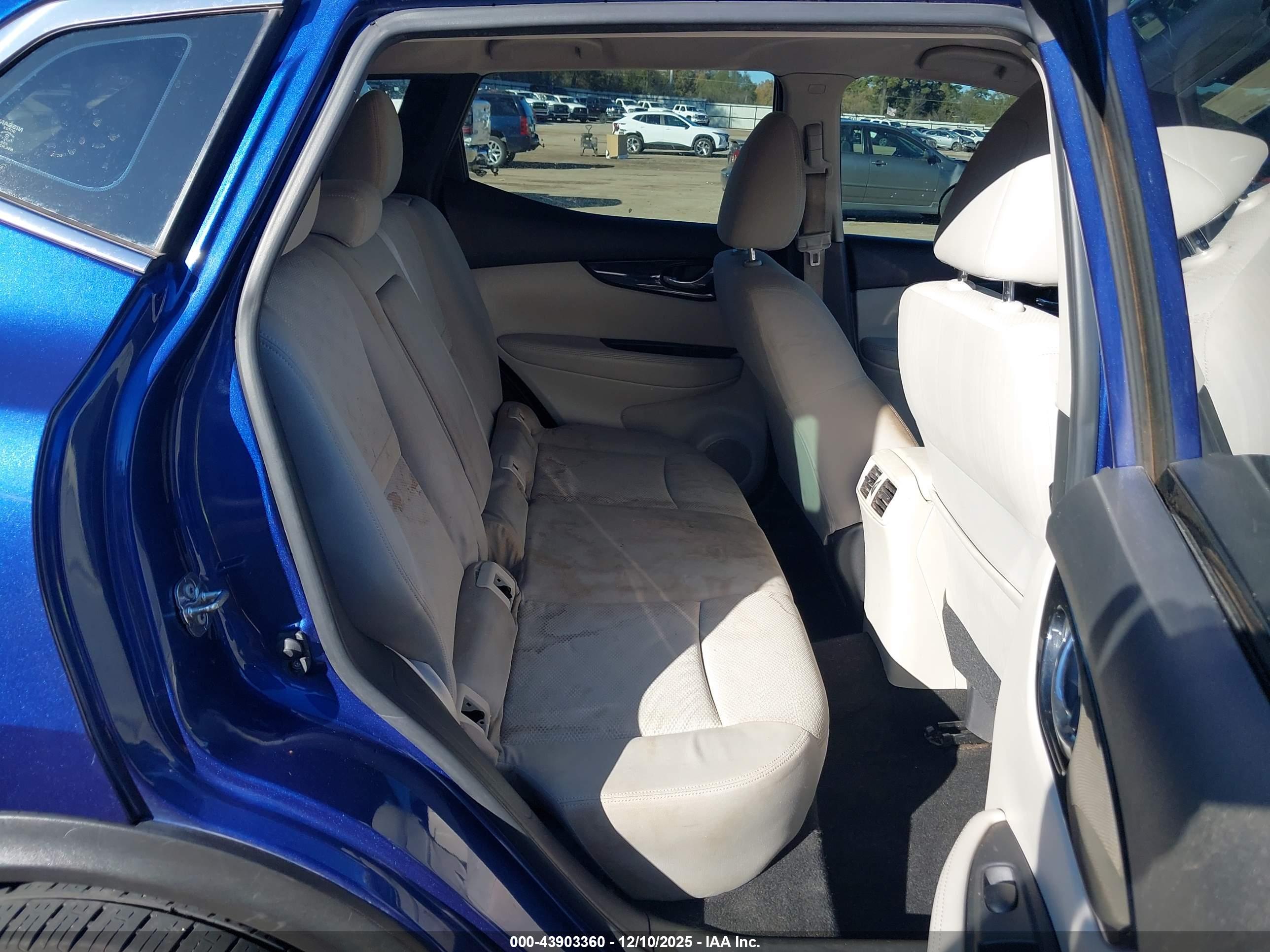 NISSAN ROGUE image 8