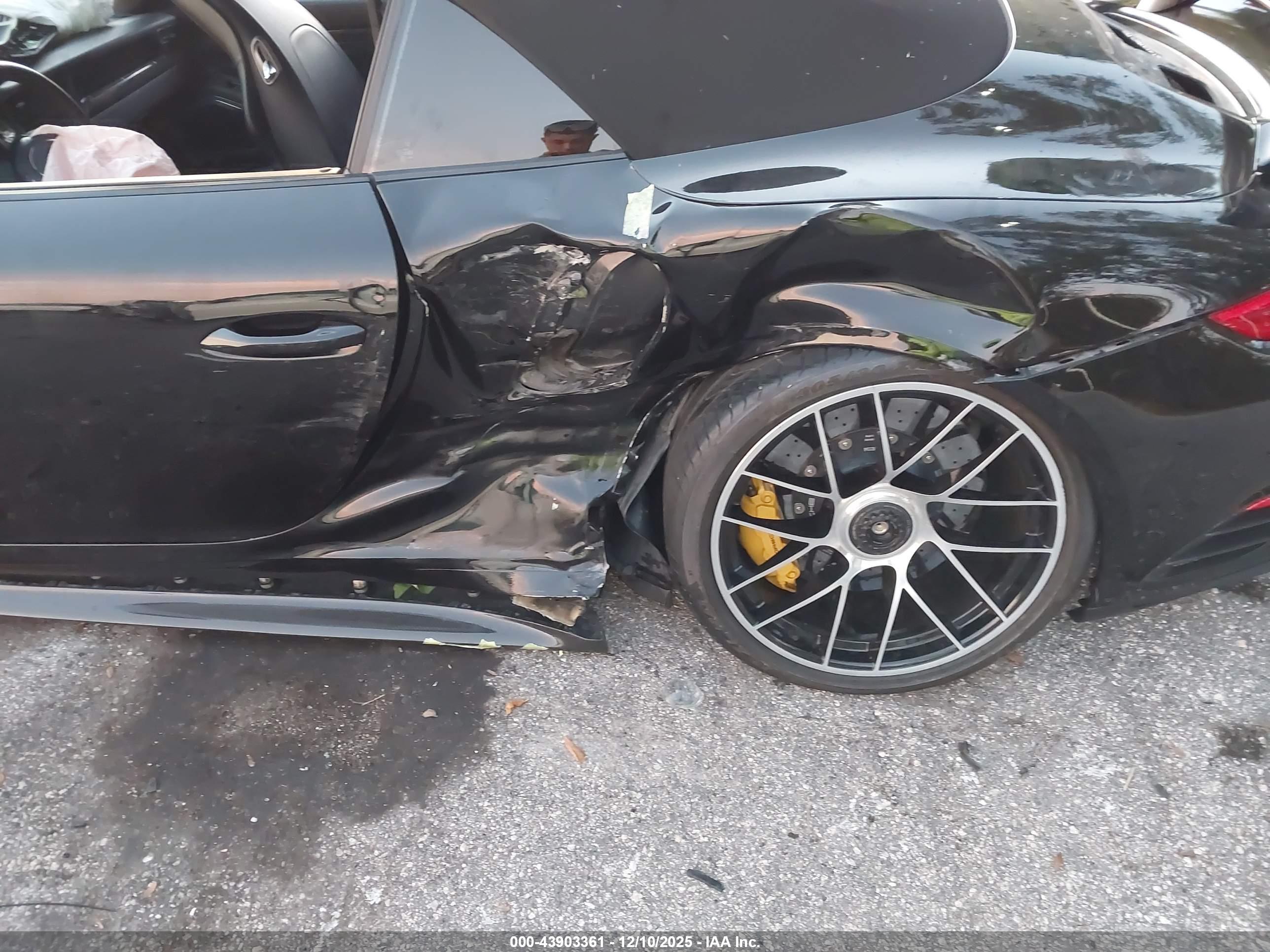 PORSCHE 911 image 6