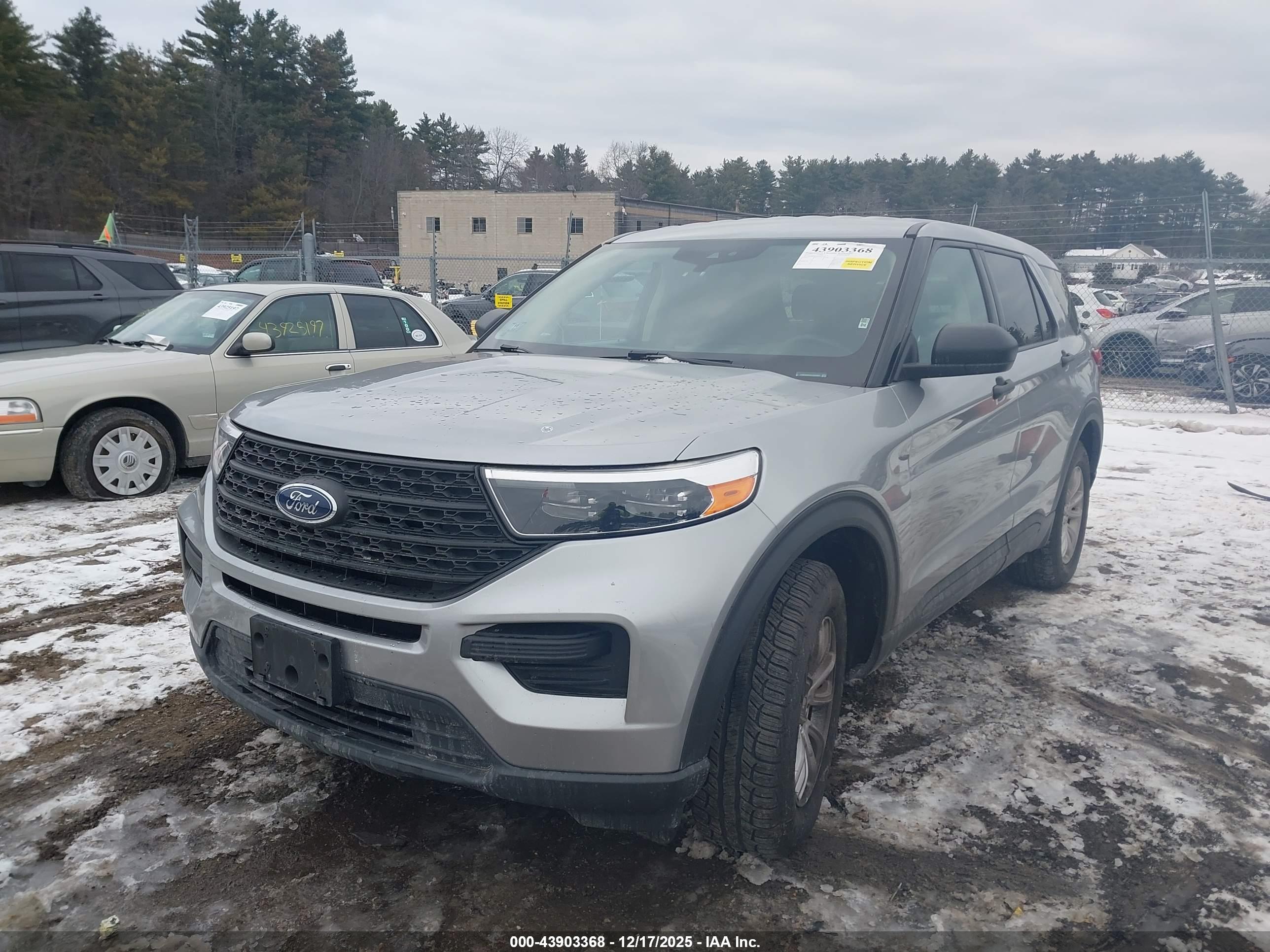 FORD EXPLORER image 2