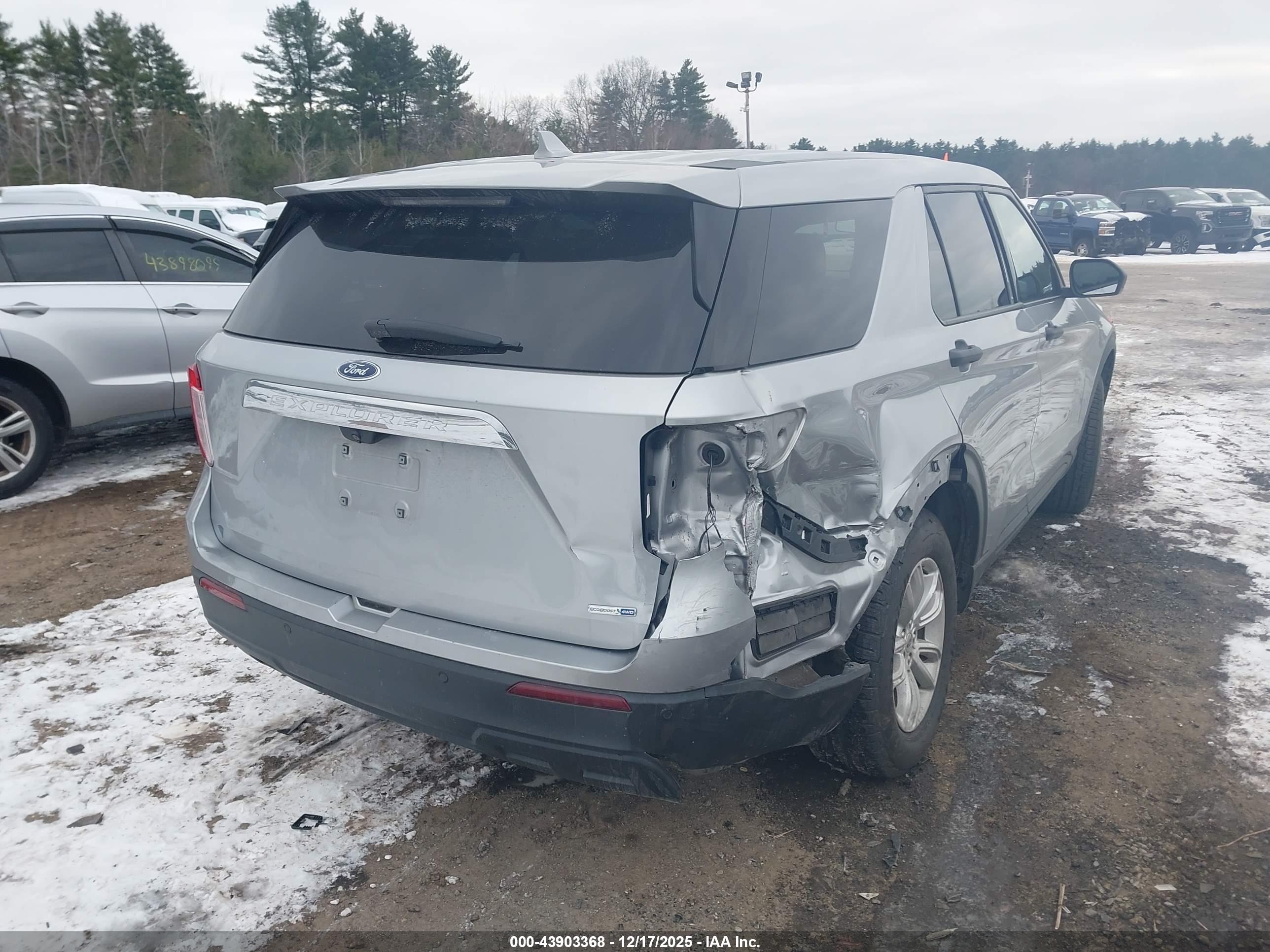 FORD EXPLORER image 4