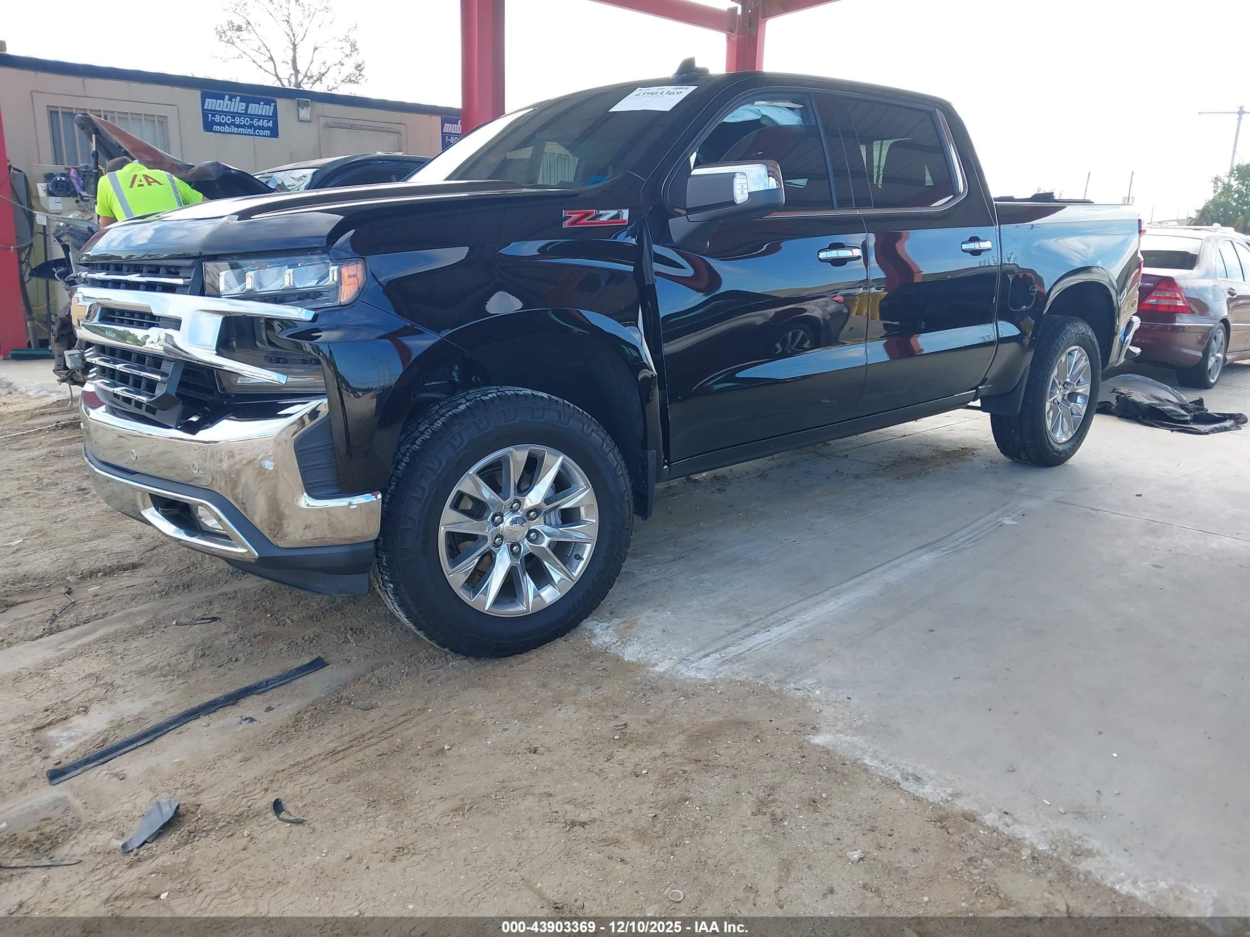 CHEVROLET SILVERADO image 2