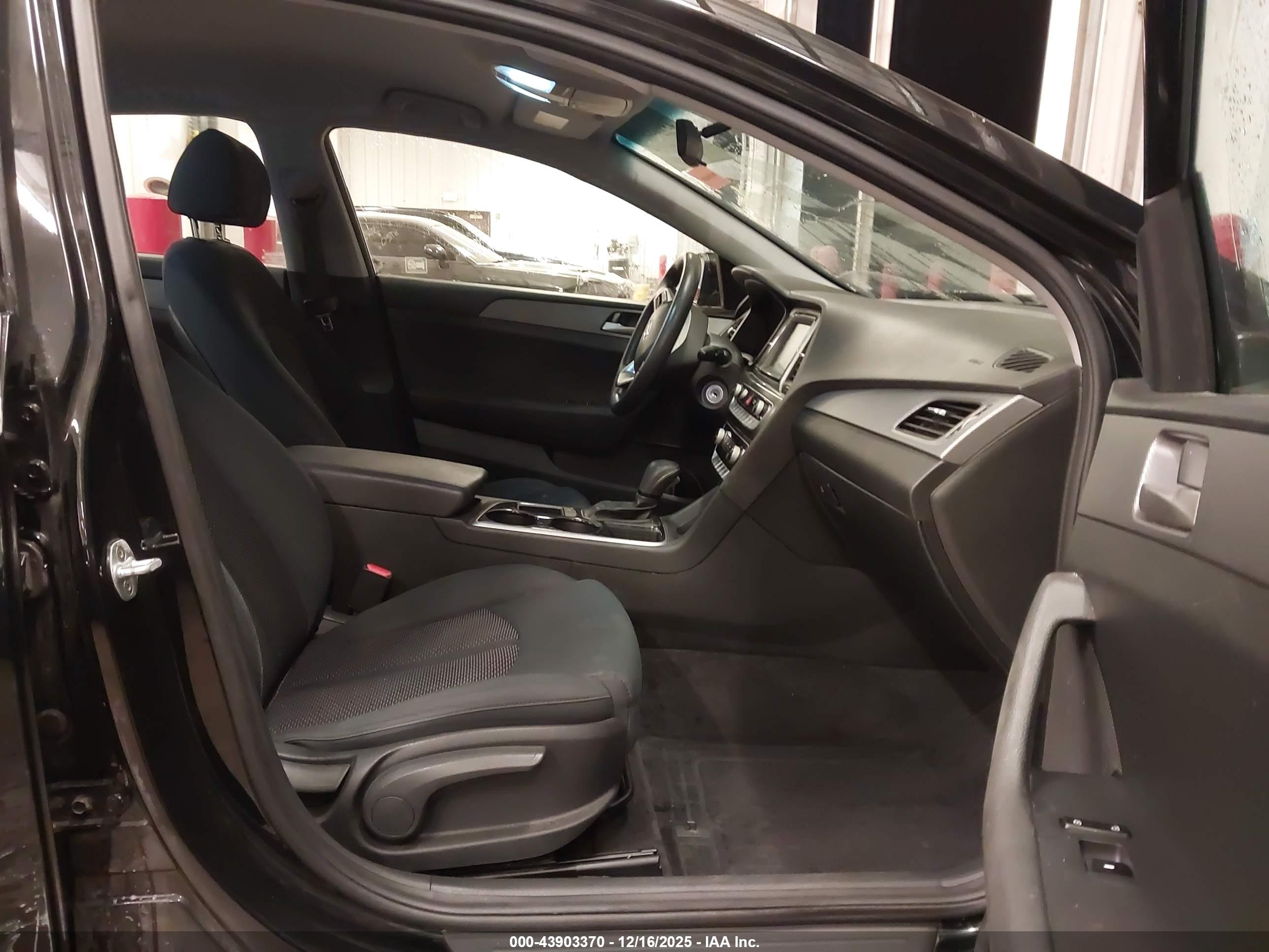 HYUNDAI SONATA image 5