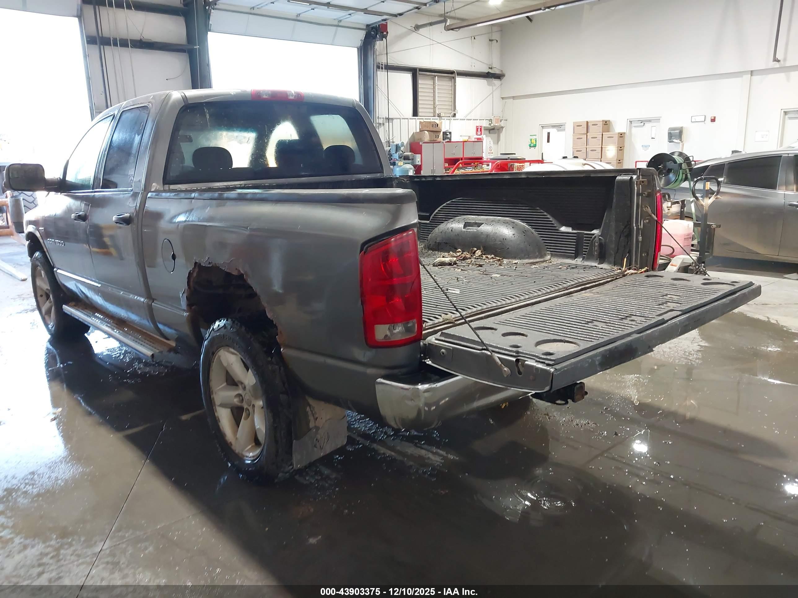 DODGE RAM image 3