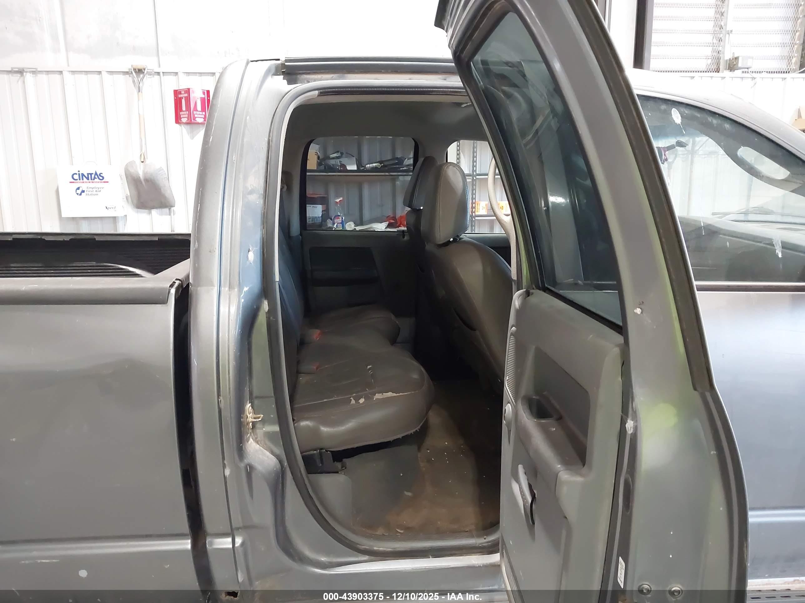 DODGE RAM image 8
