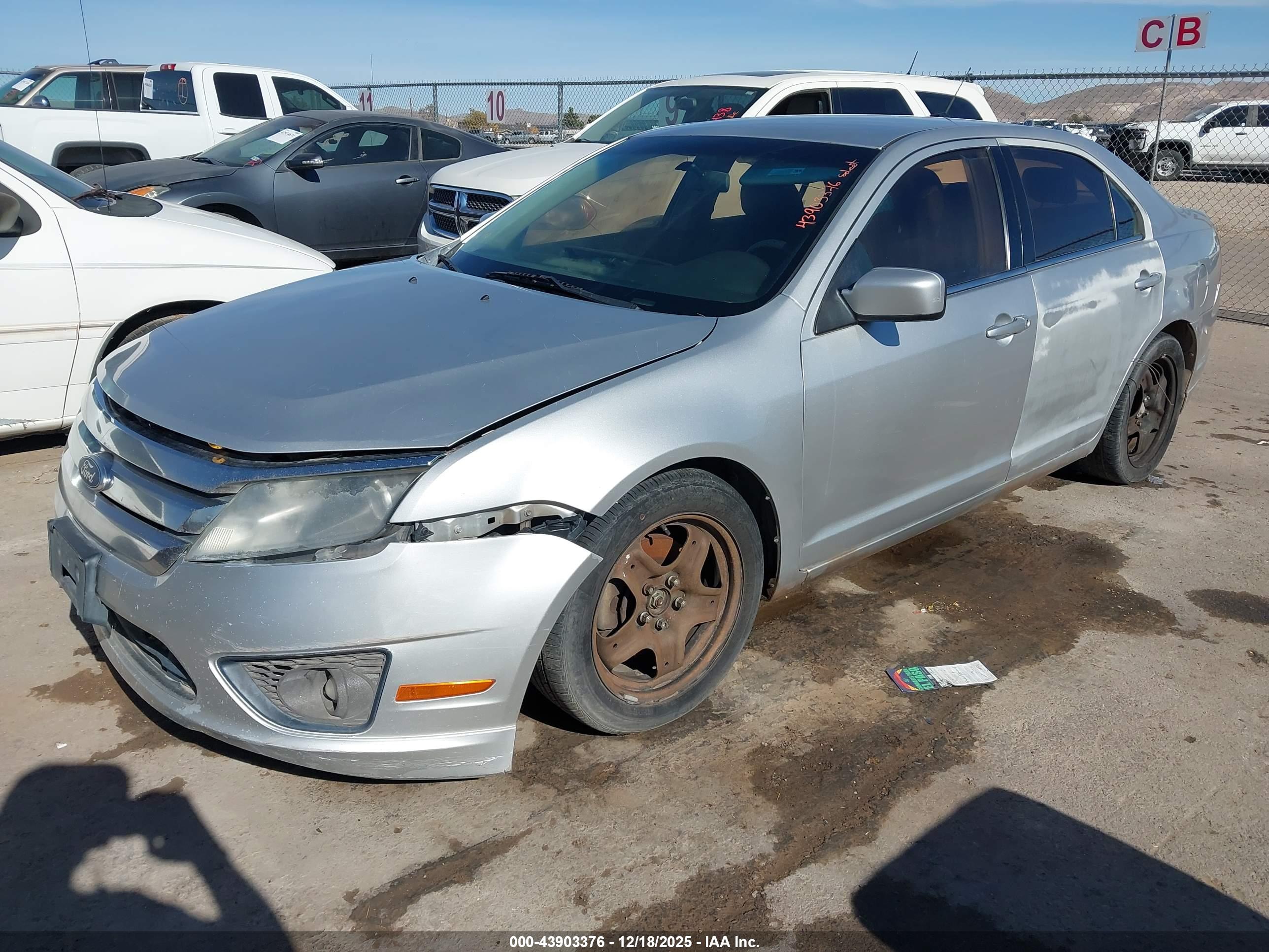 FORD FUSION image 2