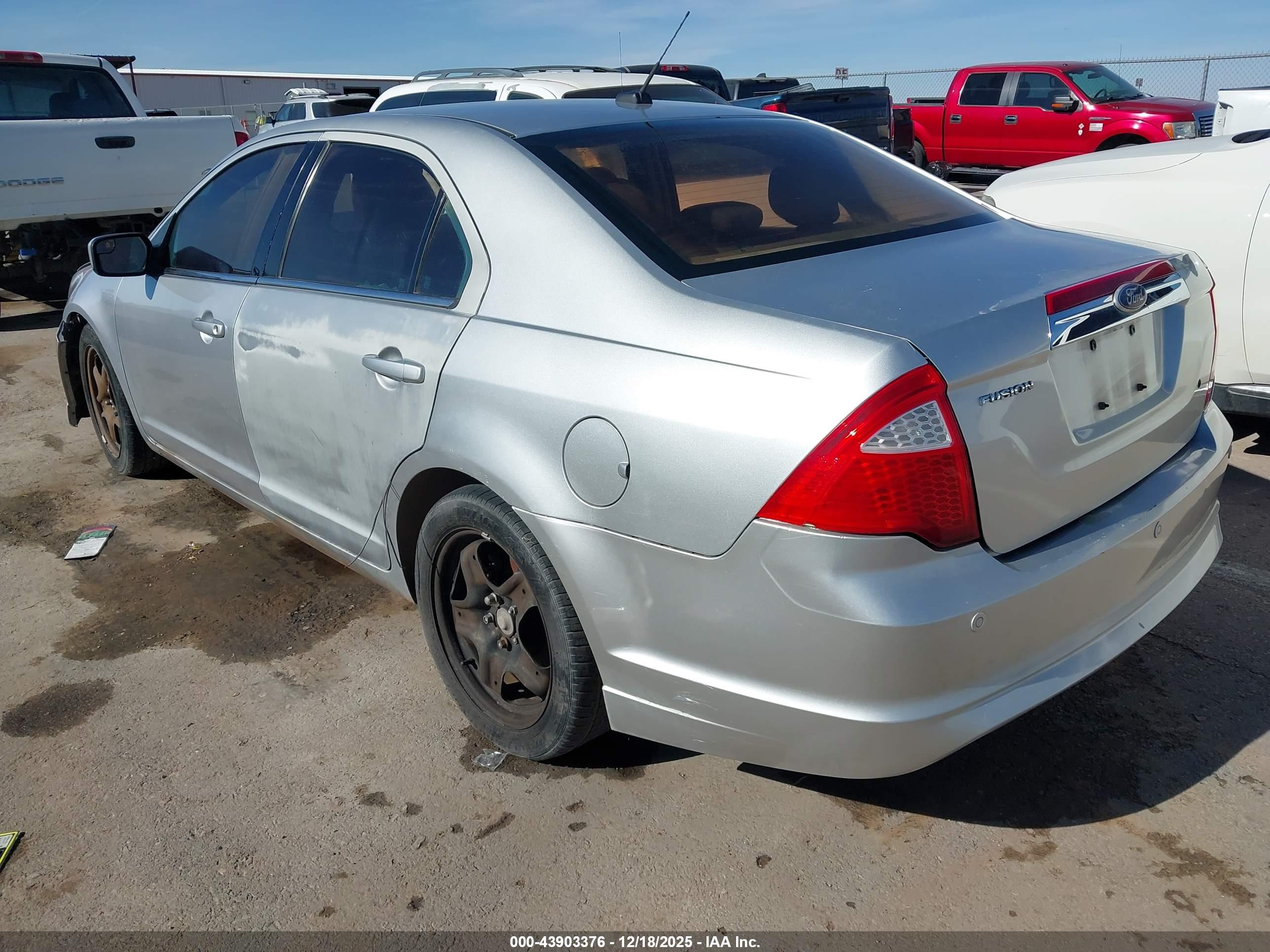 FORD FUSION image 3