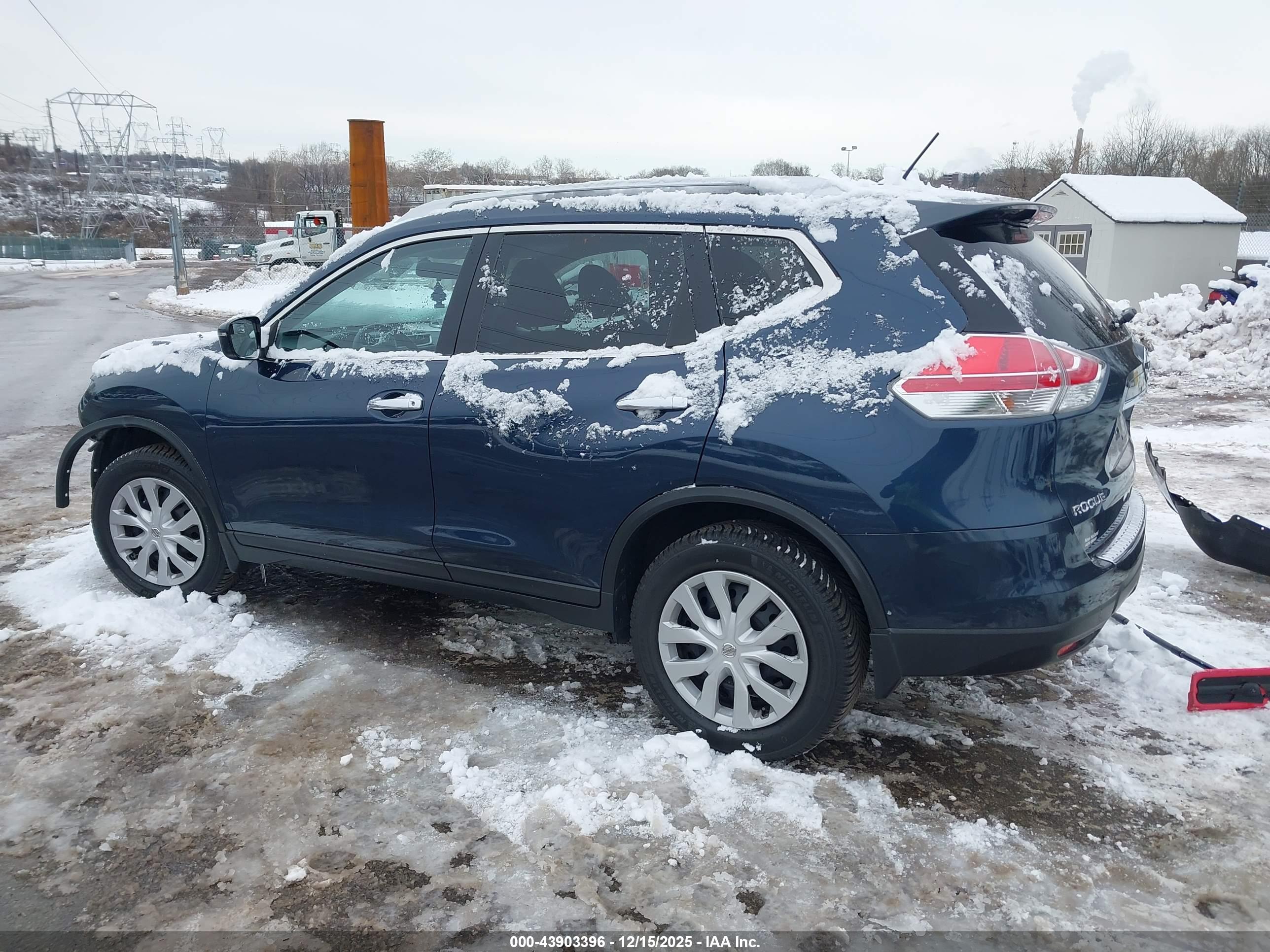 NISSAN ROGUE image 3
