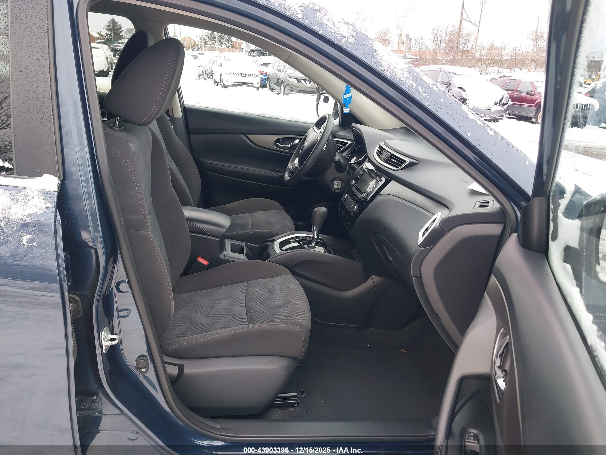 NISSAN ROGUE image 5