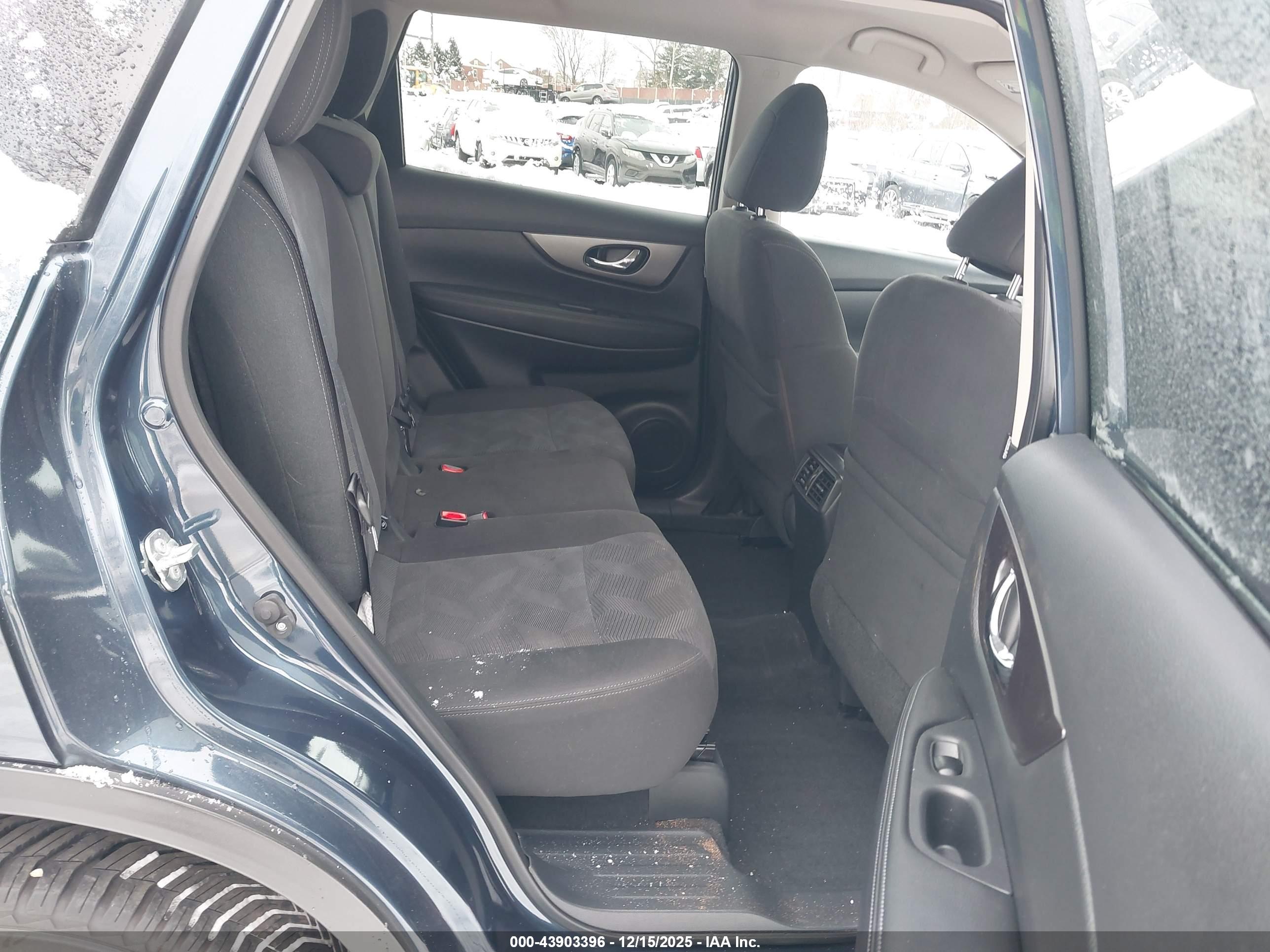 NISSAN ROGUE image 8