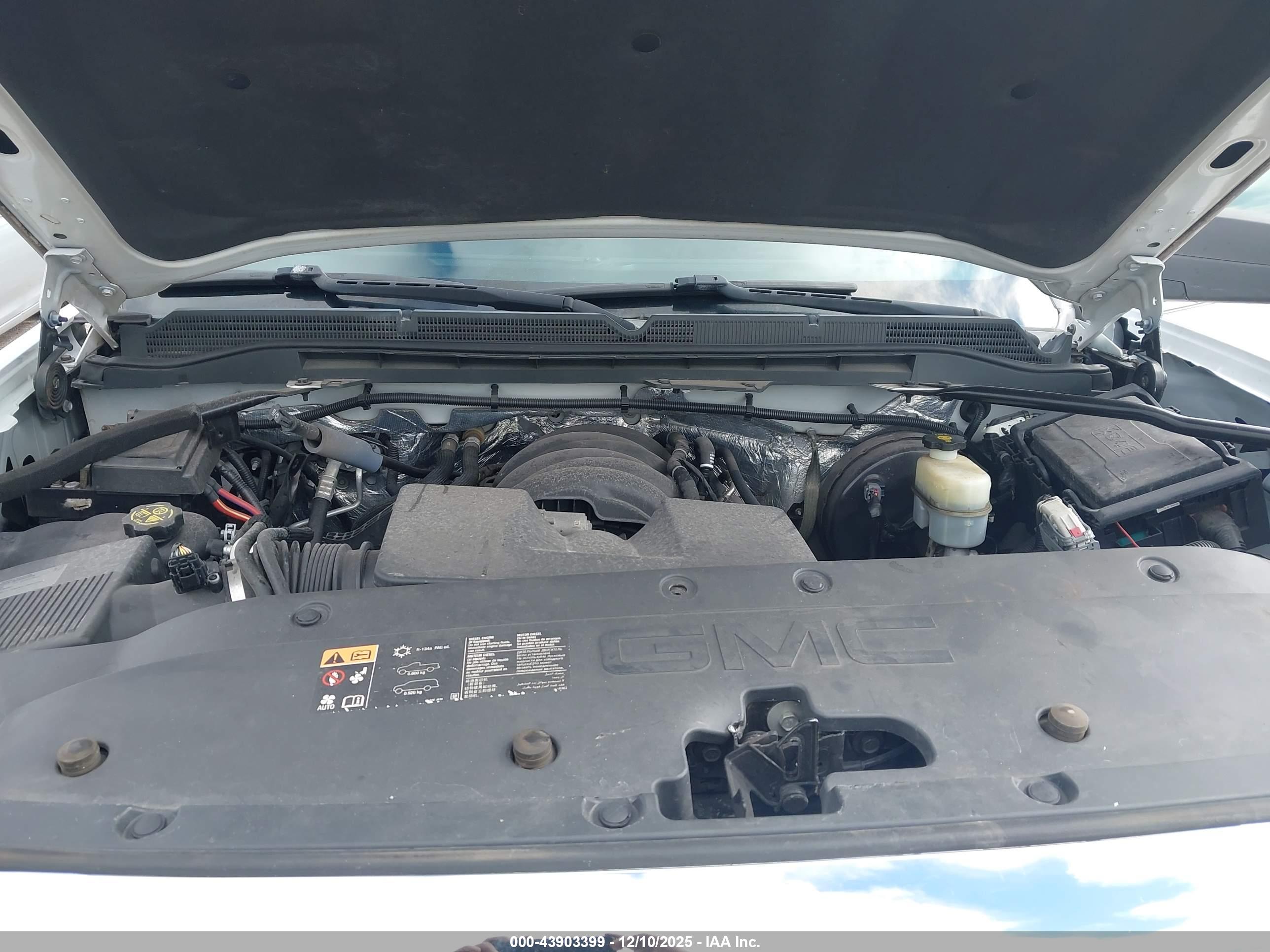 GMC SIERRA image 10