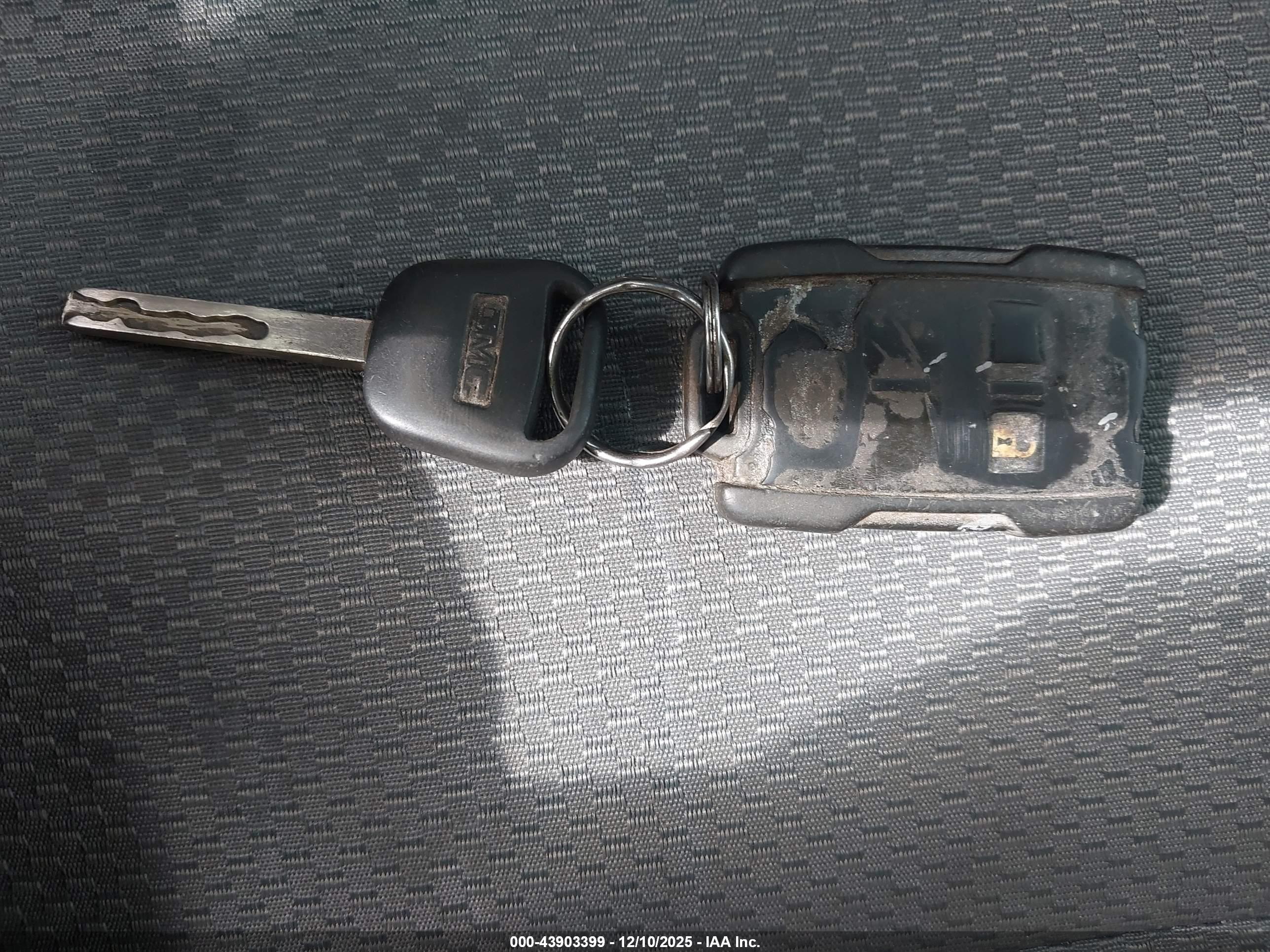 GMC SIERRA image 11