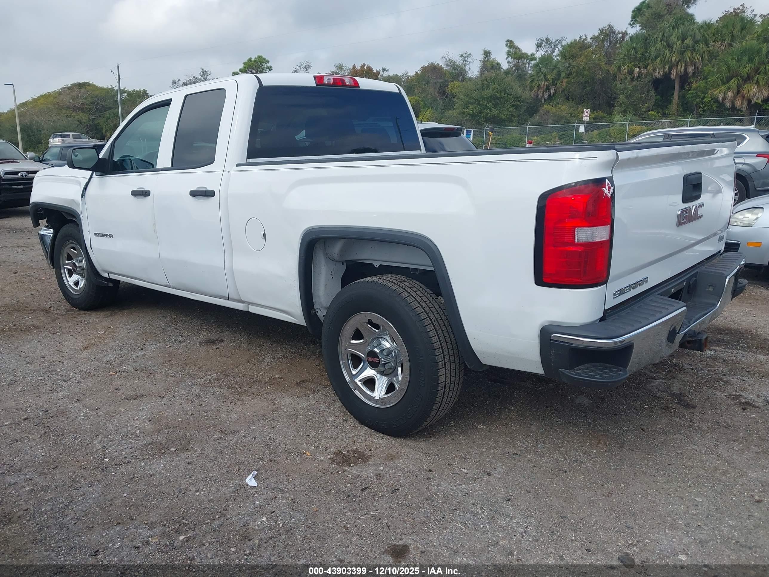 GMC SIERRA image 3