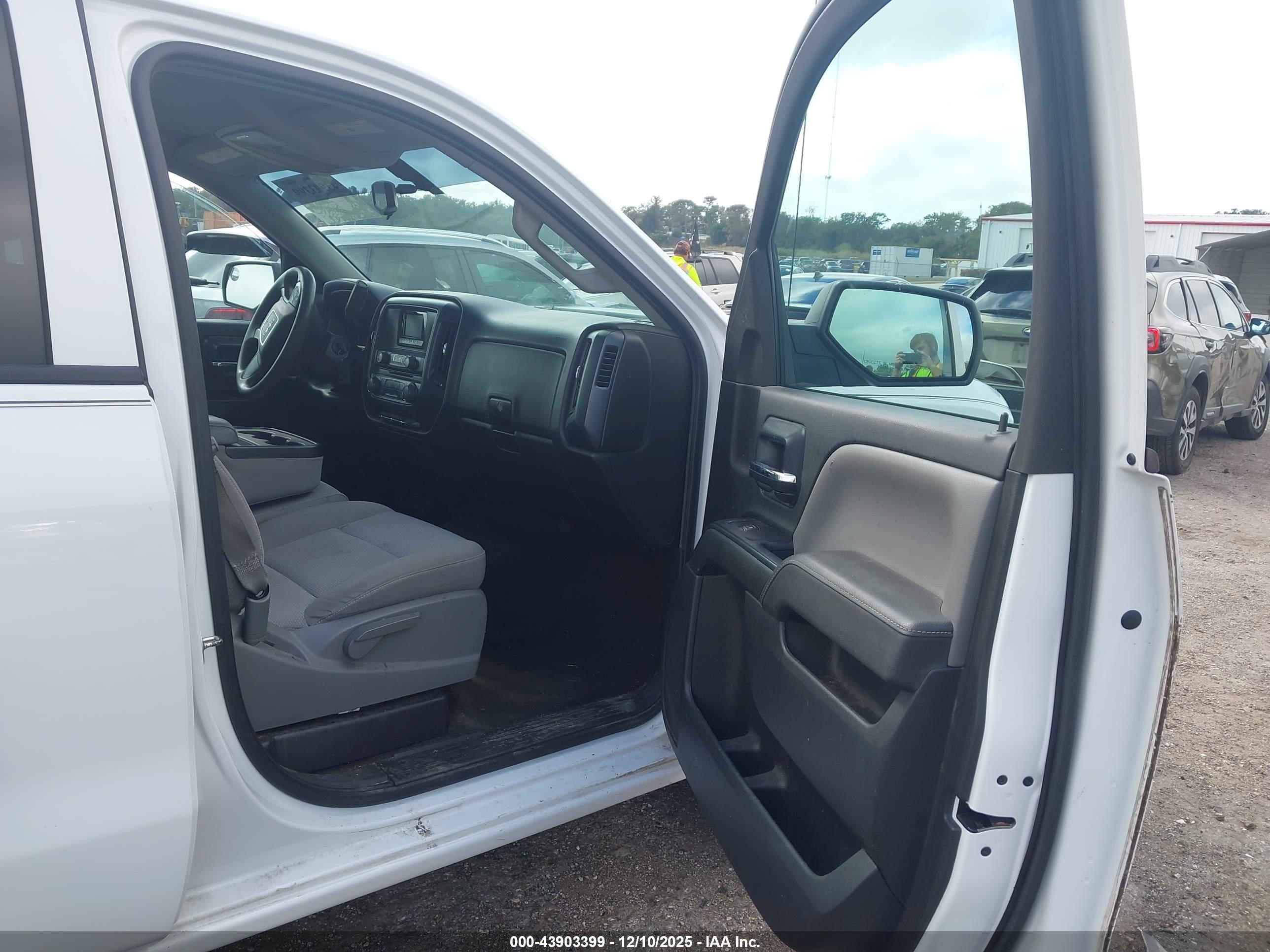 GMC SIERRA image 5