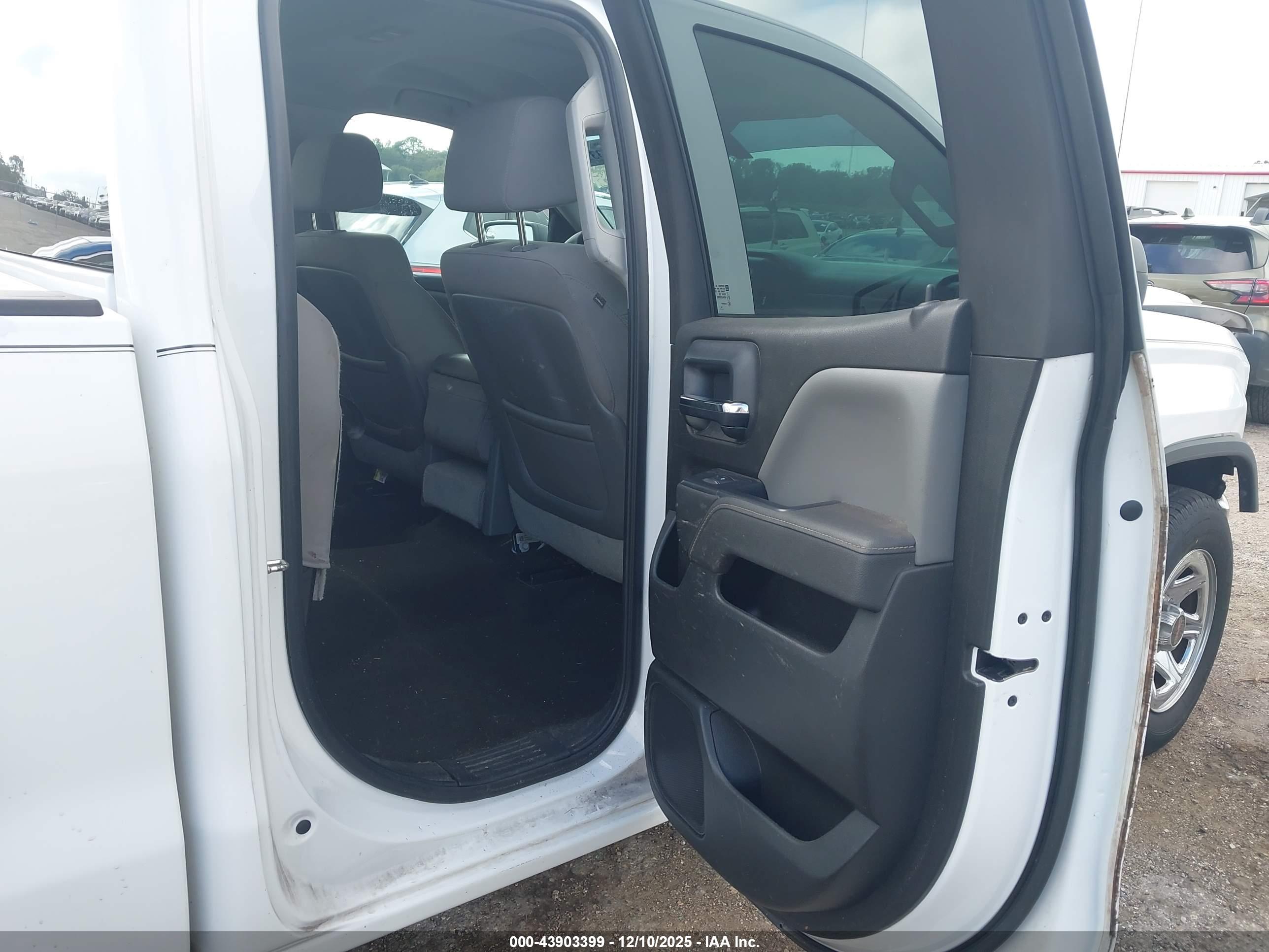 GMC SIERRA image 8