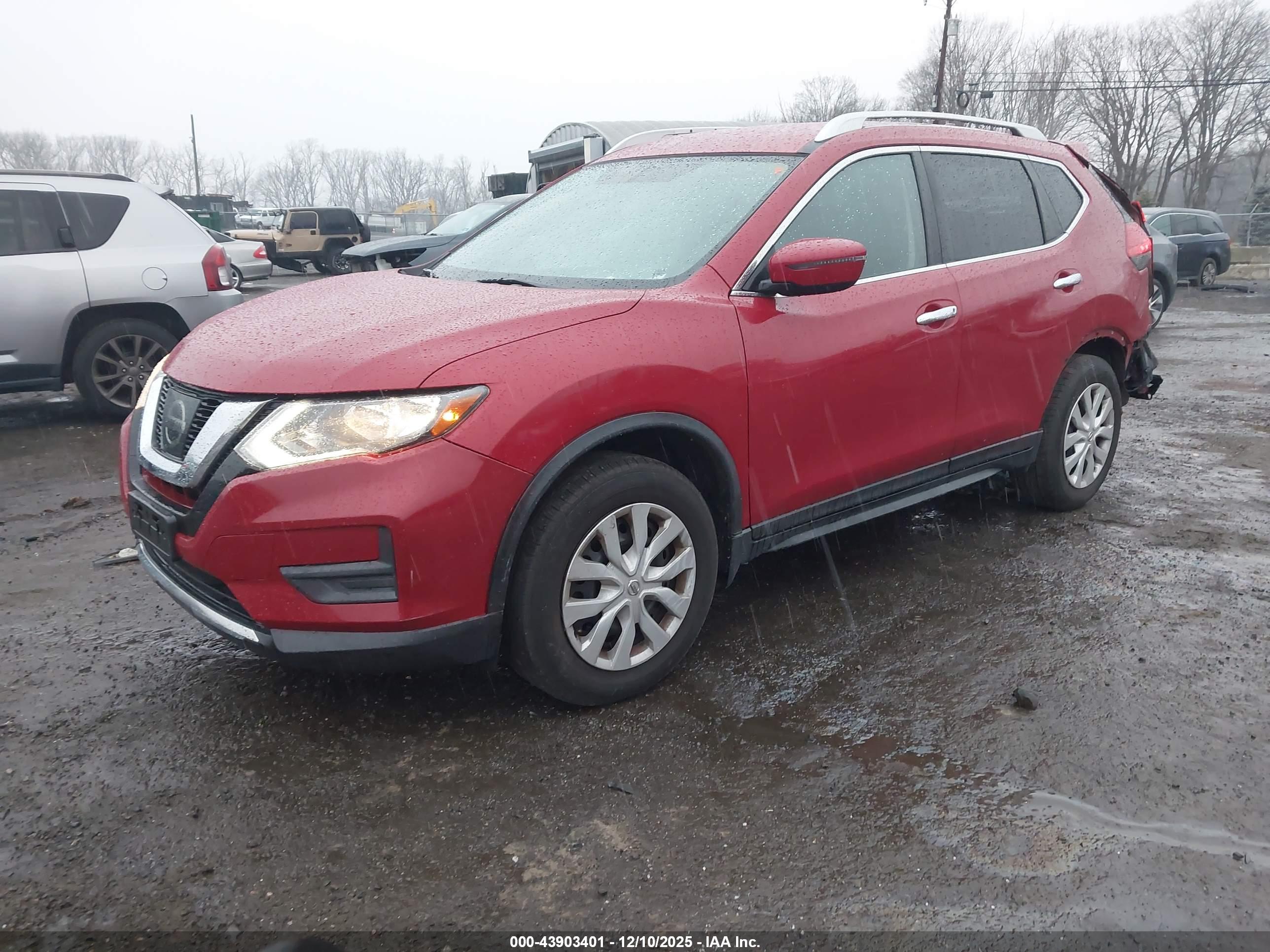 NISSAN ROGUE image 2