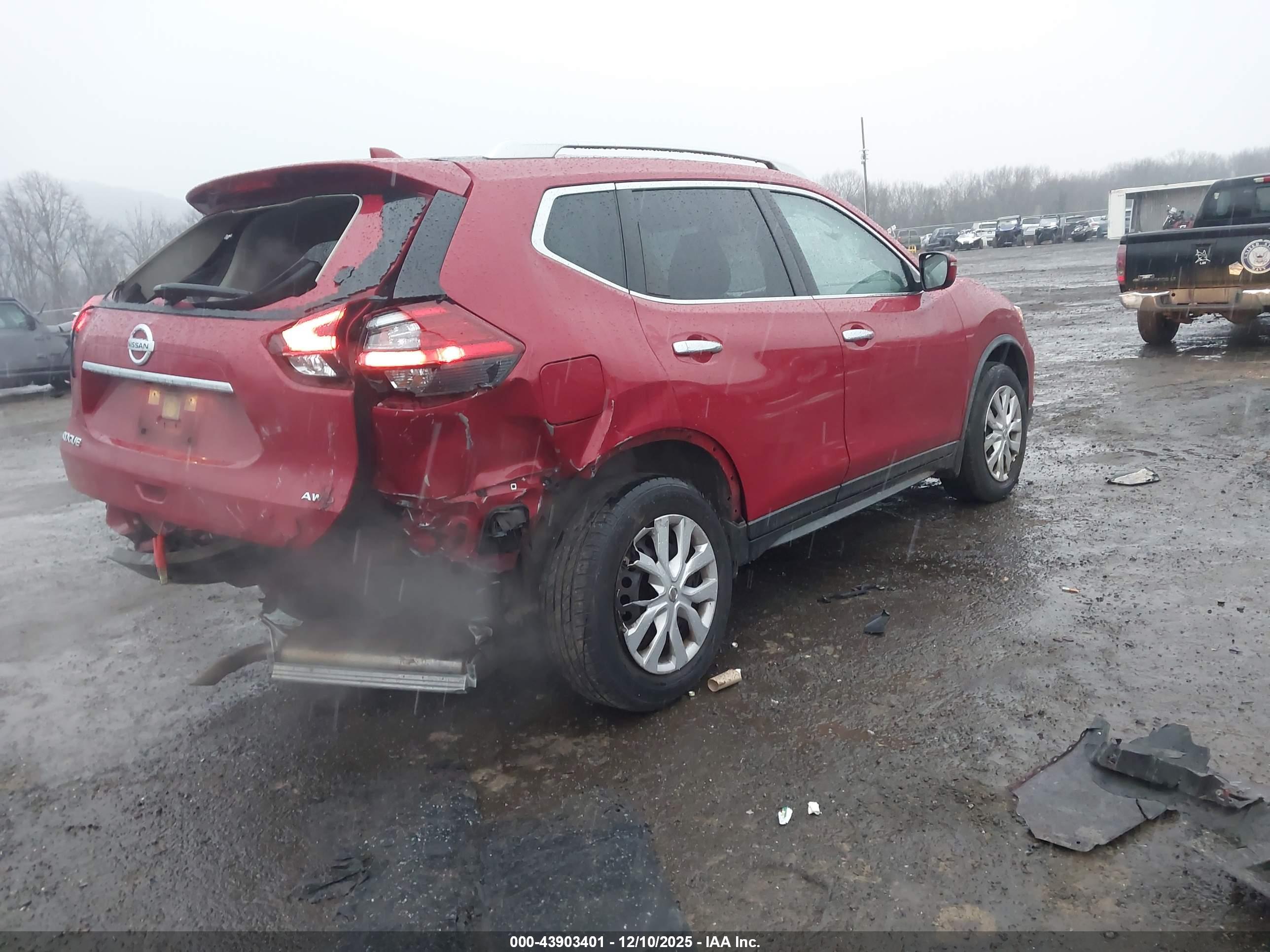 NISSAN ROGUE image 4