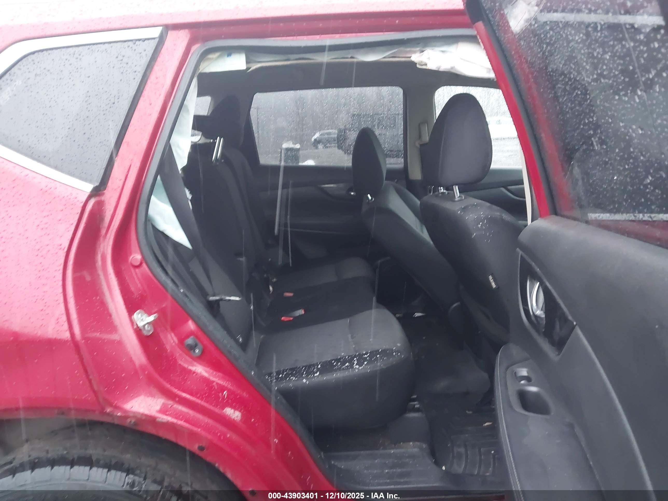 NISSAN ROGUE image 8