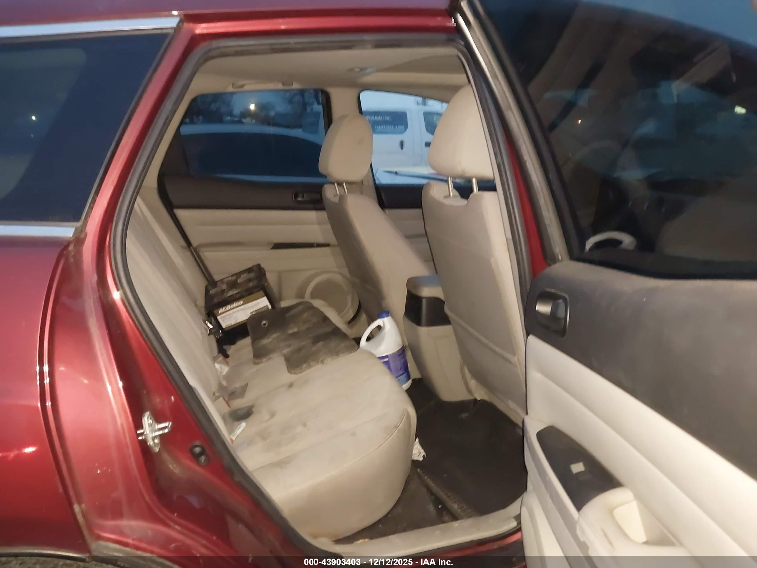 MAZDA CX-7 image 8