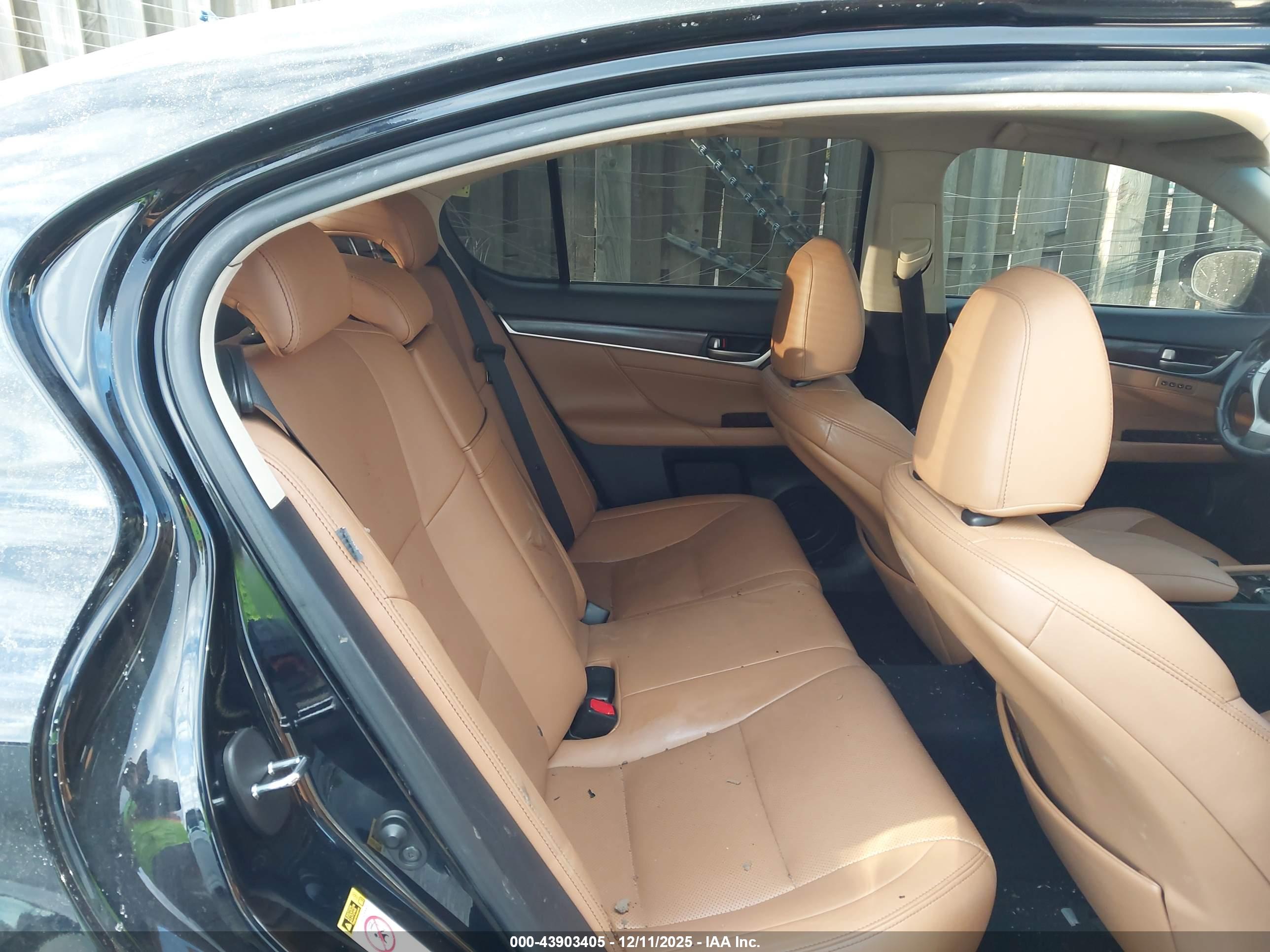LEXUS GS image 8