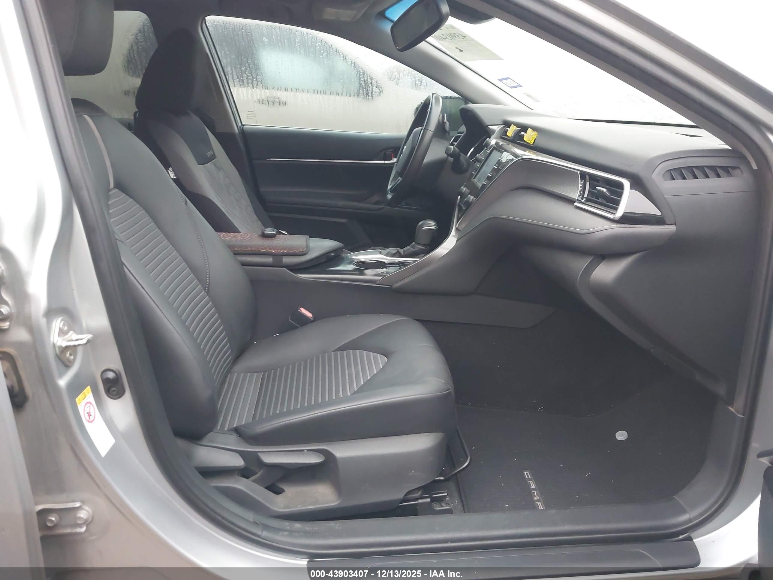 TOYOTA CAMRY image 5