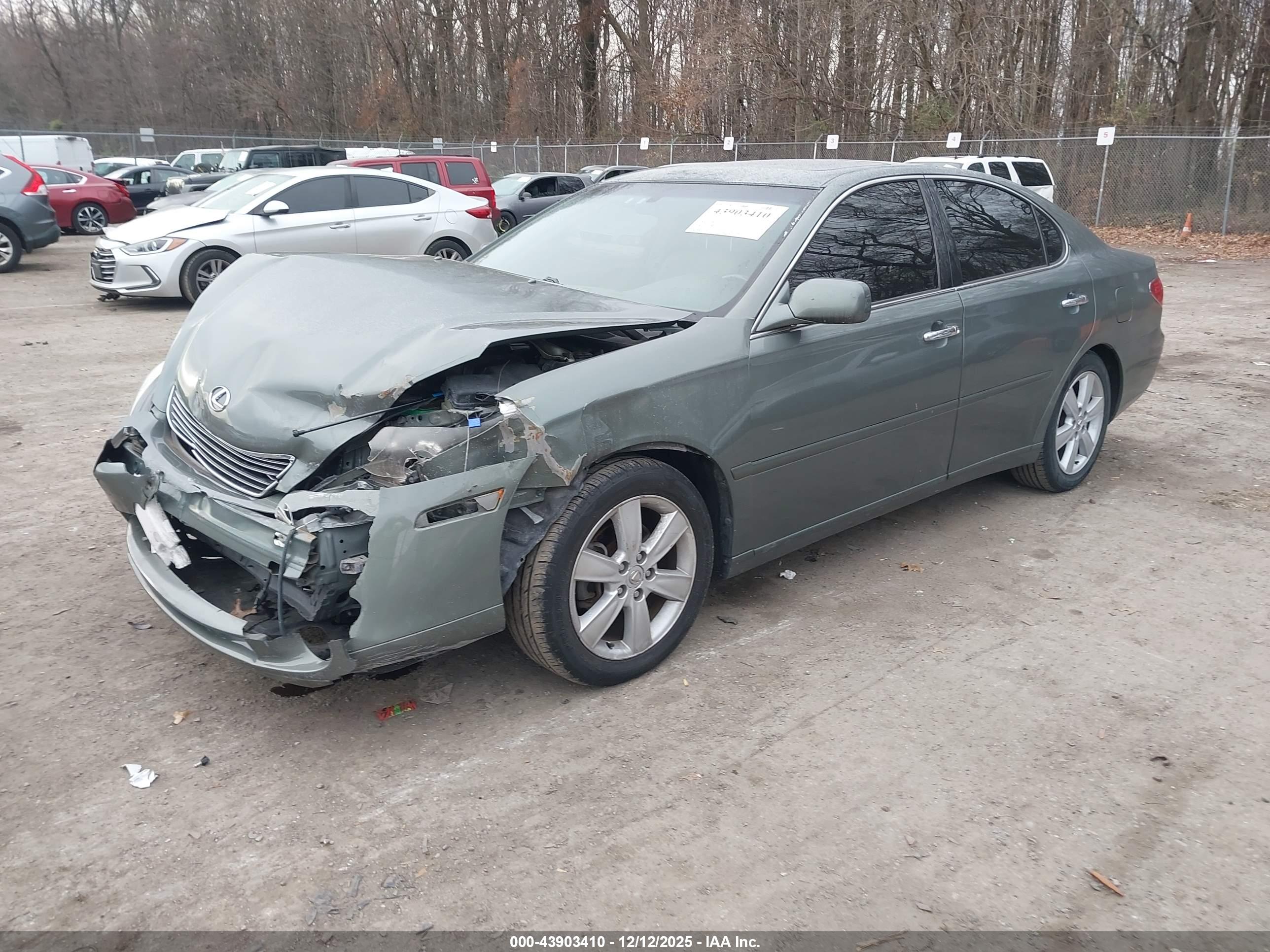 LEXUS ES image 2