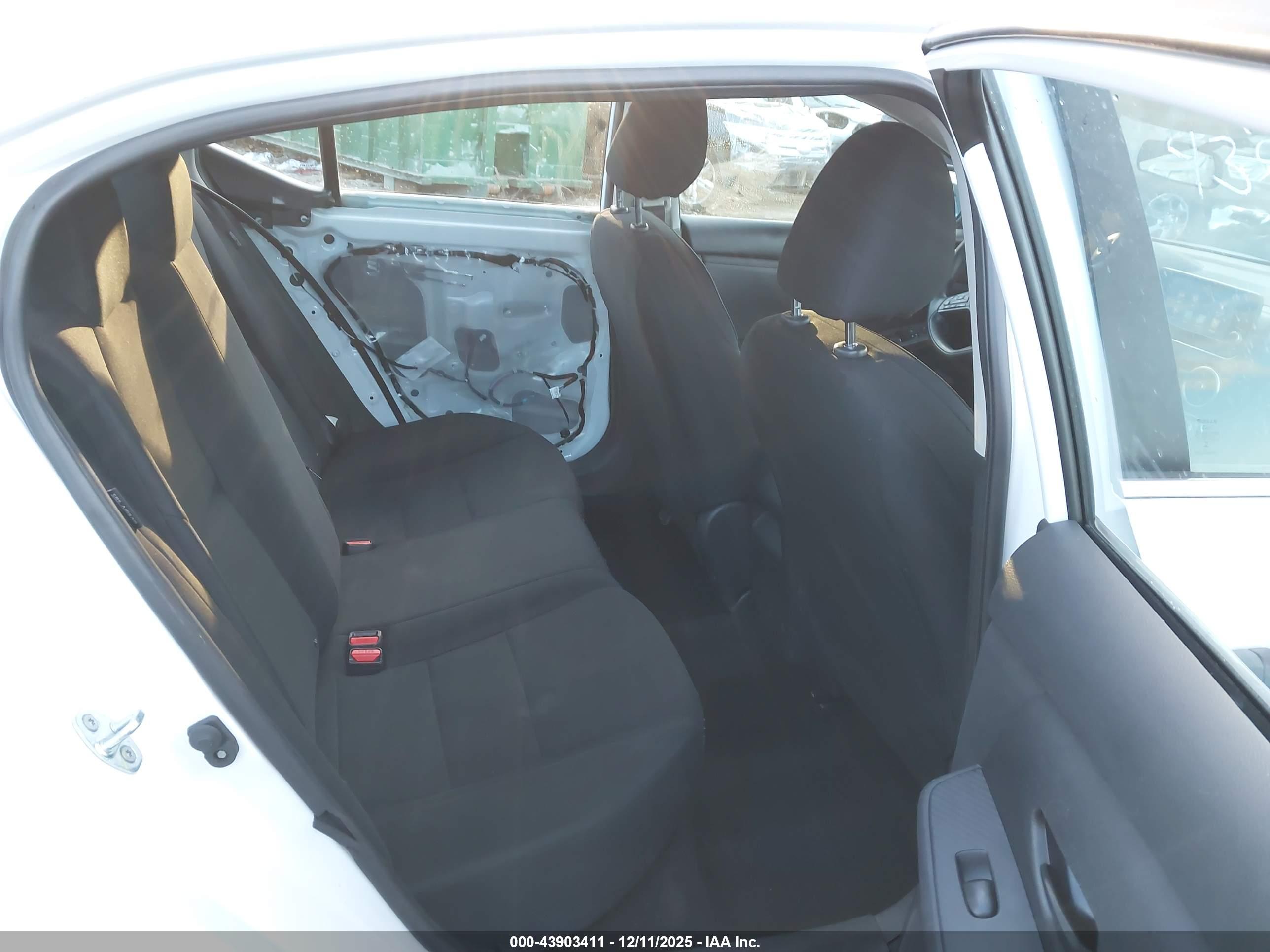 NISSAN SENTRA image 8